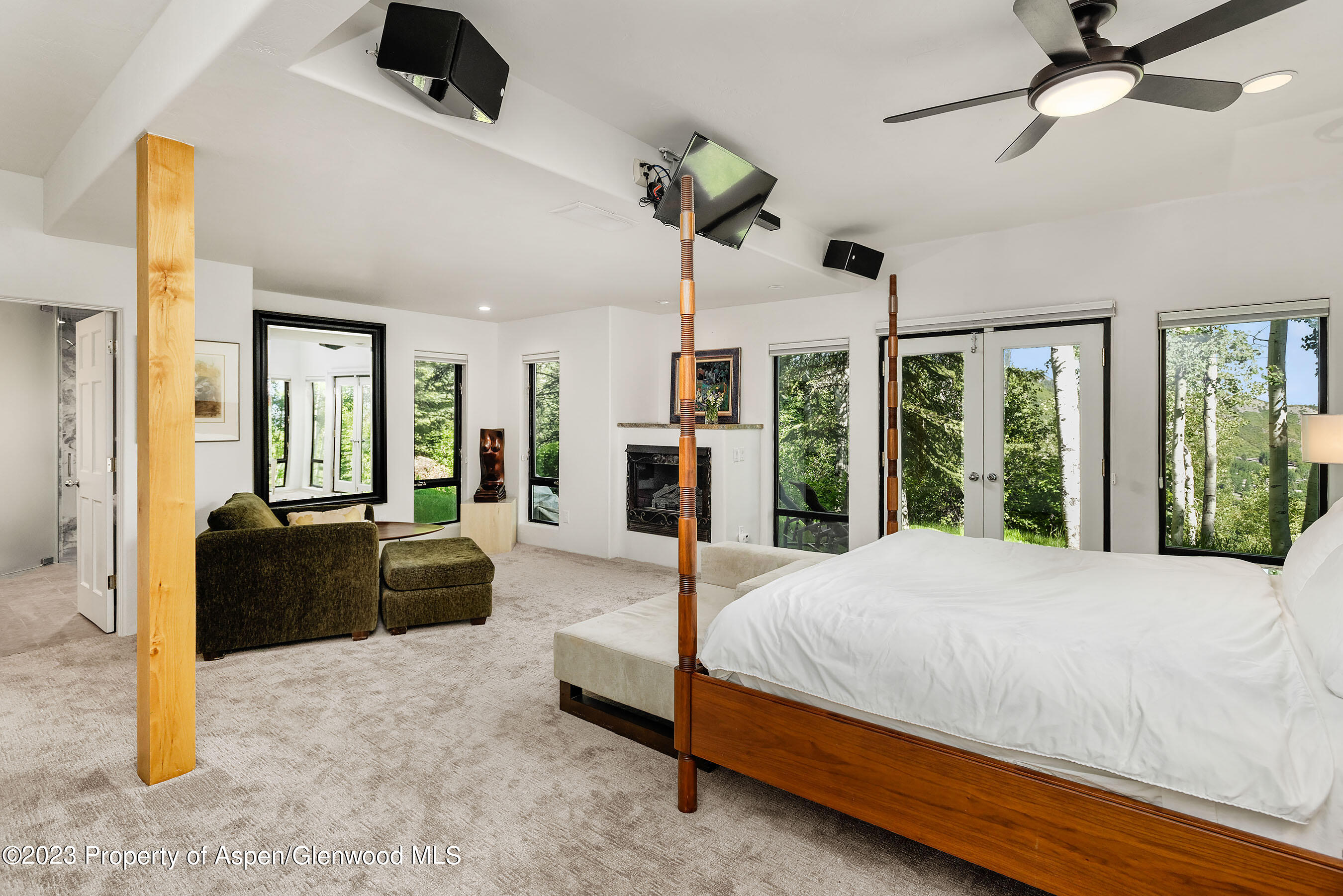 Snowmass Village, Colorado 81615, United States, 4 Bedrooms Bedrooms, ,5 BathroomsBathrooms,Residential,Active,72444