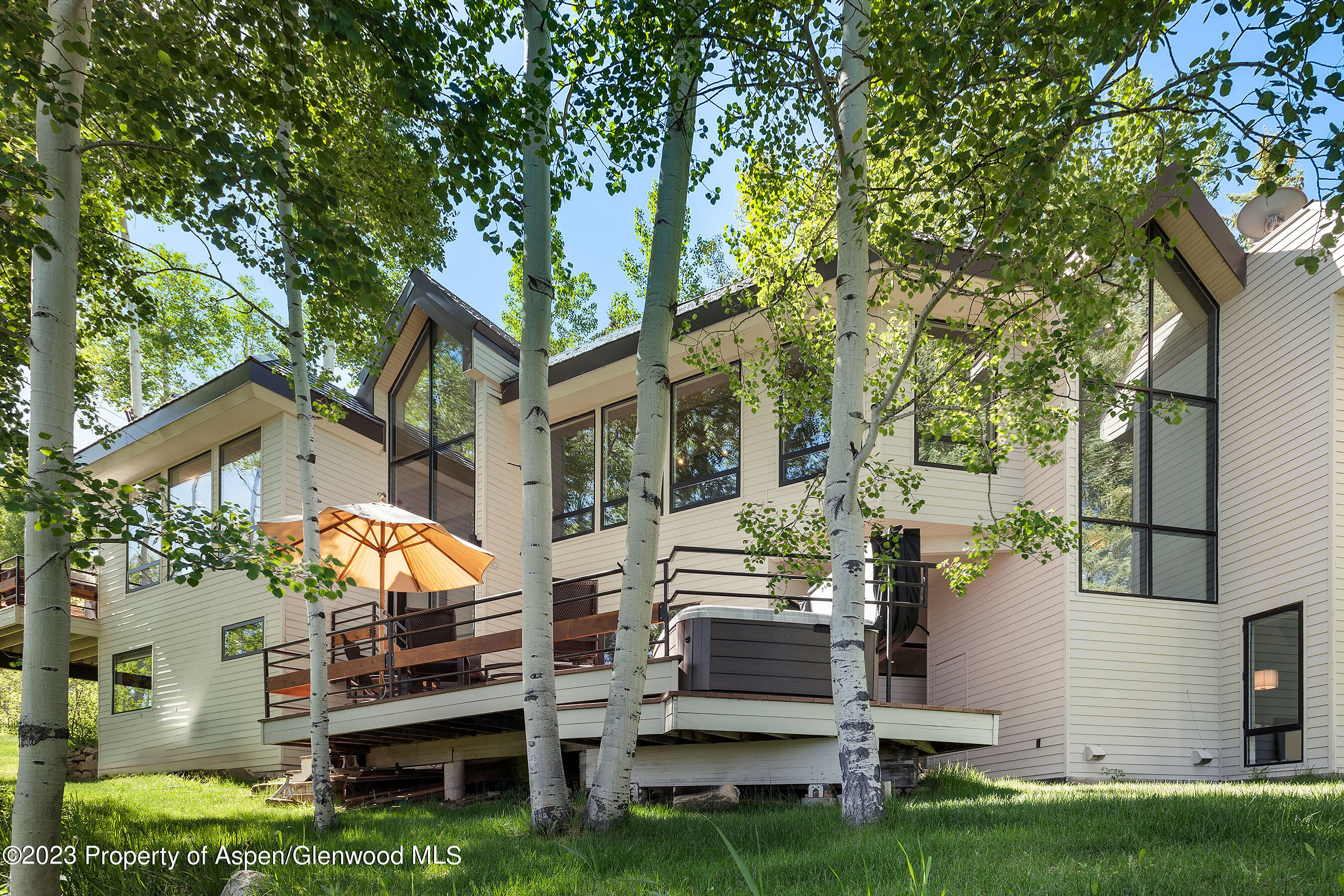 Snowmass Village, Colorado 81615, United States, 4 Bedrooms Bedrooms, ,5 BathroomsBathrooms,Residential,Active,72444