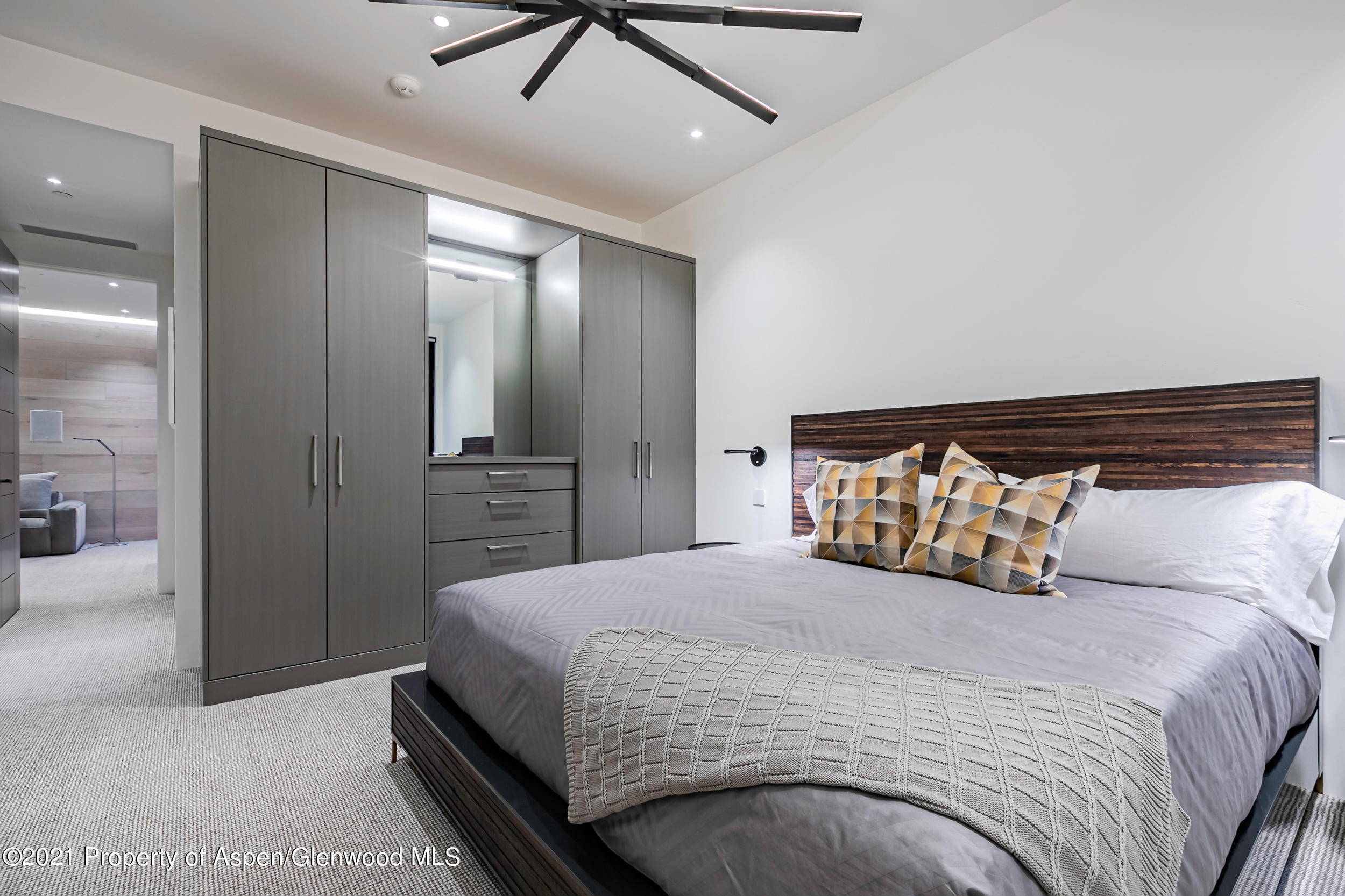 Aspen, Colorado 81611, United States, 4 Bedrooms Bedrooms, ,5 BathroomsBathrooms,Residential,Active,75556