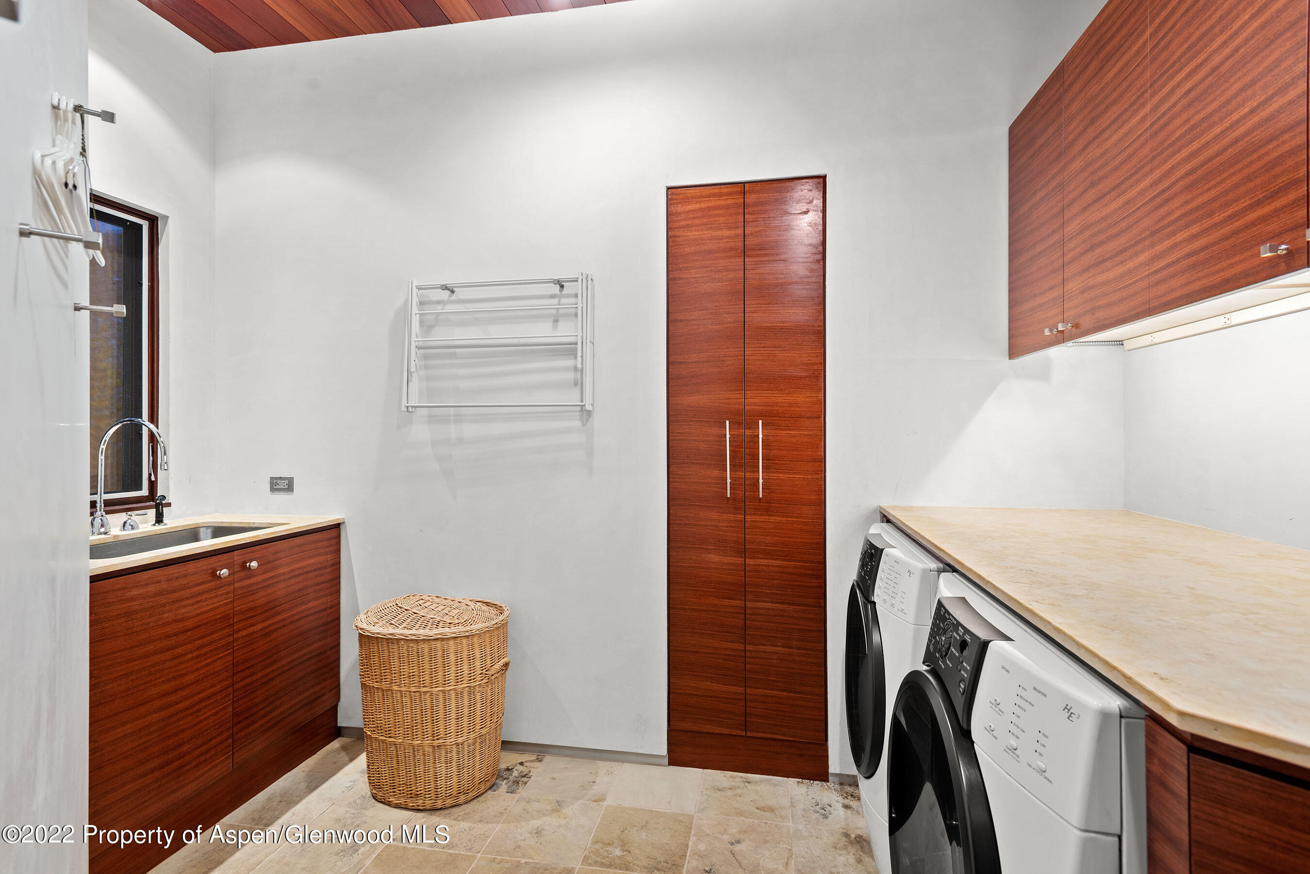 Aspen, Colorado 81611, United States, 6 Bedrooms Bedrooms, ,6 BathroomsBathrooms,Residential,Active,75557