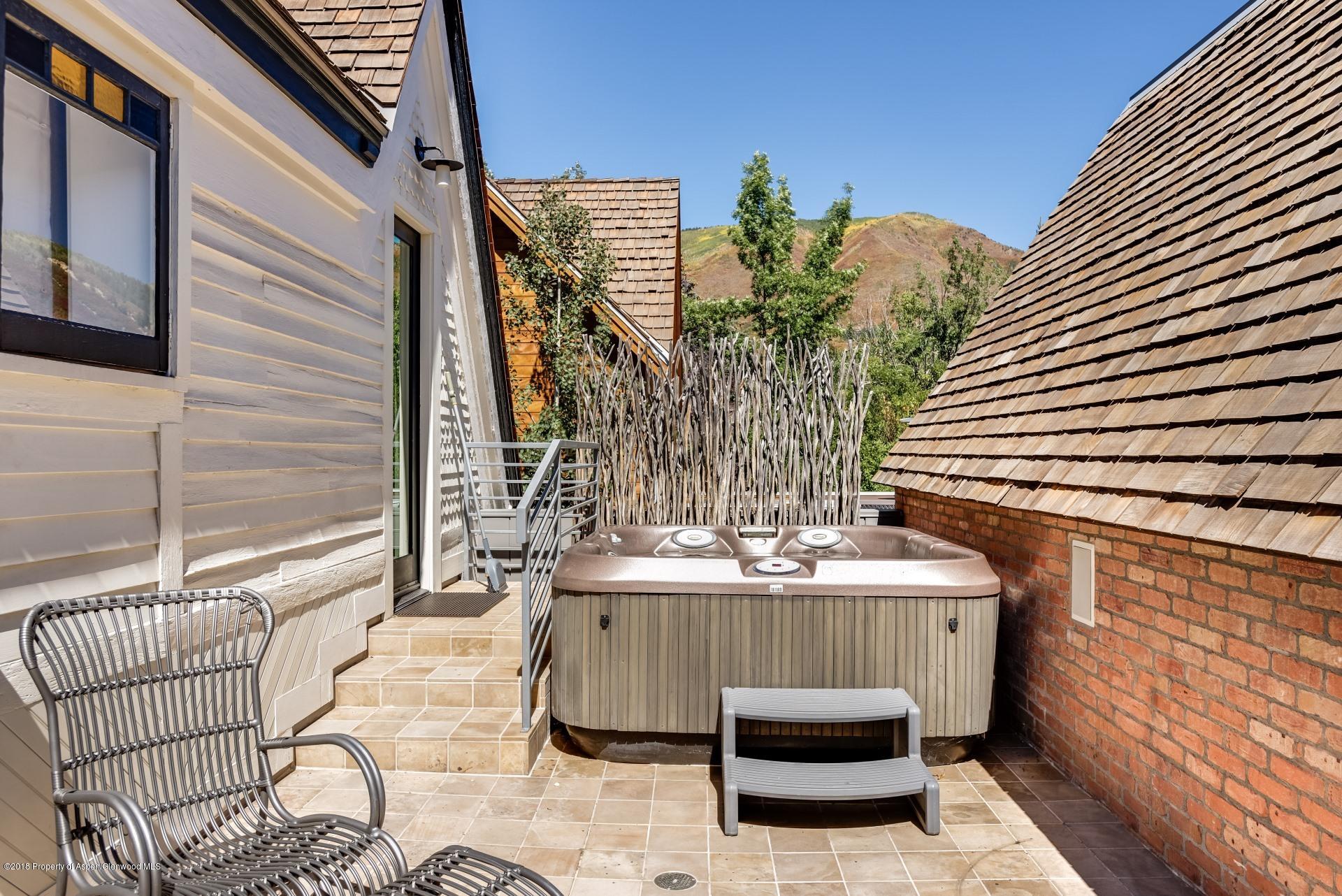 Aspen, Colorado 81611, United States, 5 Bedrooms Bedrooms, ,6 BathroomsBathrooms,Residential,Active,75561