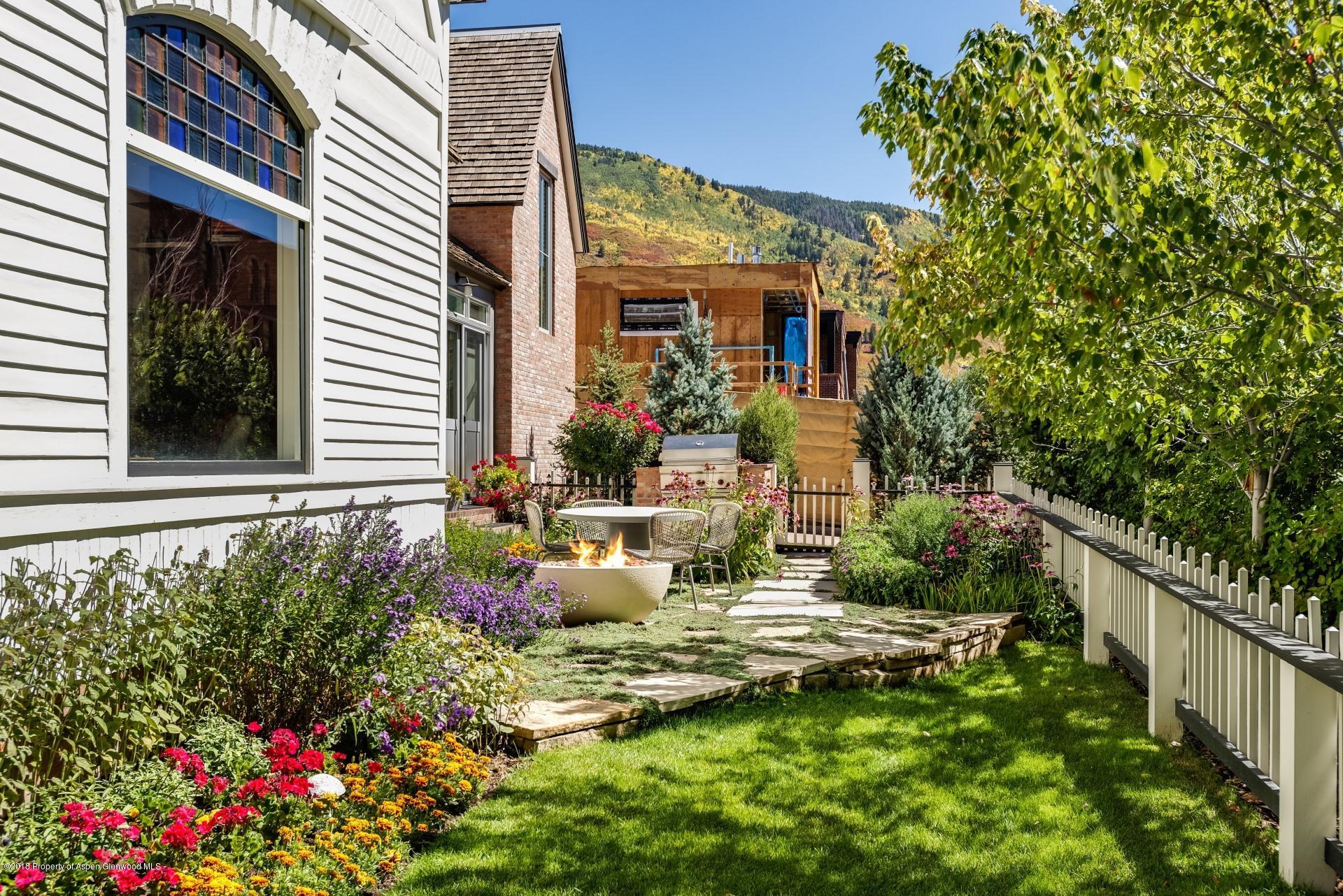 Aspen, Colorado 81611, United States, 5 Bedrooms Bedrooms, ,6 BathroomsBathrooms,Residential,Active,75561