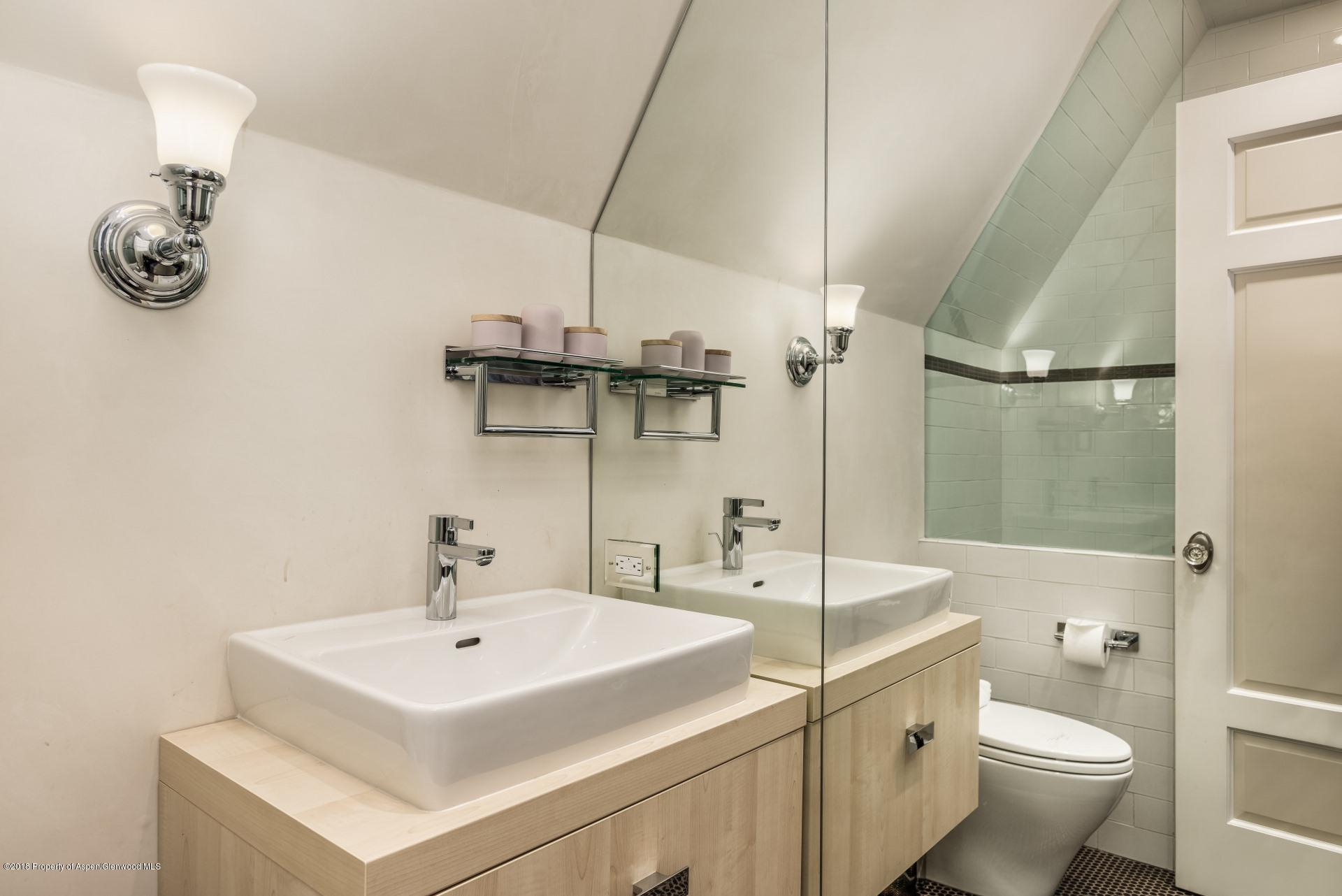 Aspen, Colorado 81611, United States, 5 Bedrooms Bedrooms, ,6 BathroomsBathrooms,Residential,Active,75561