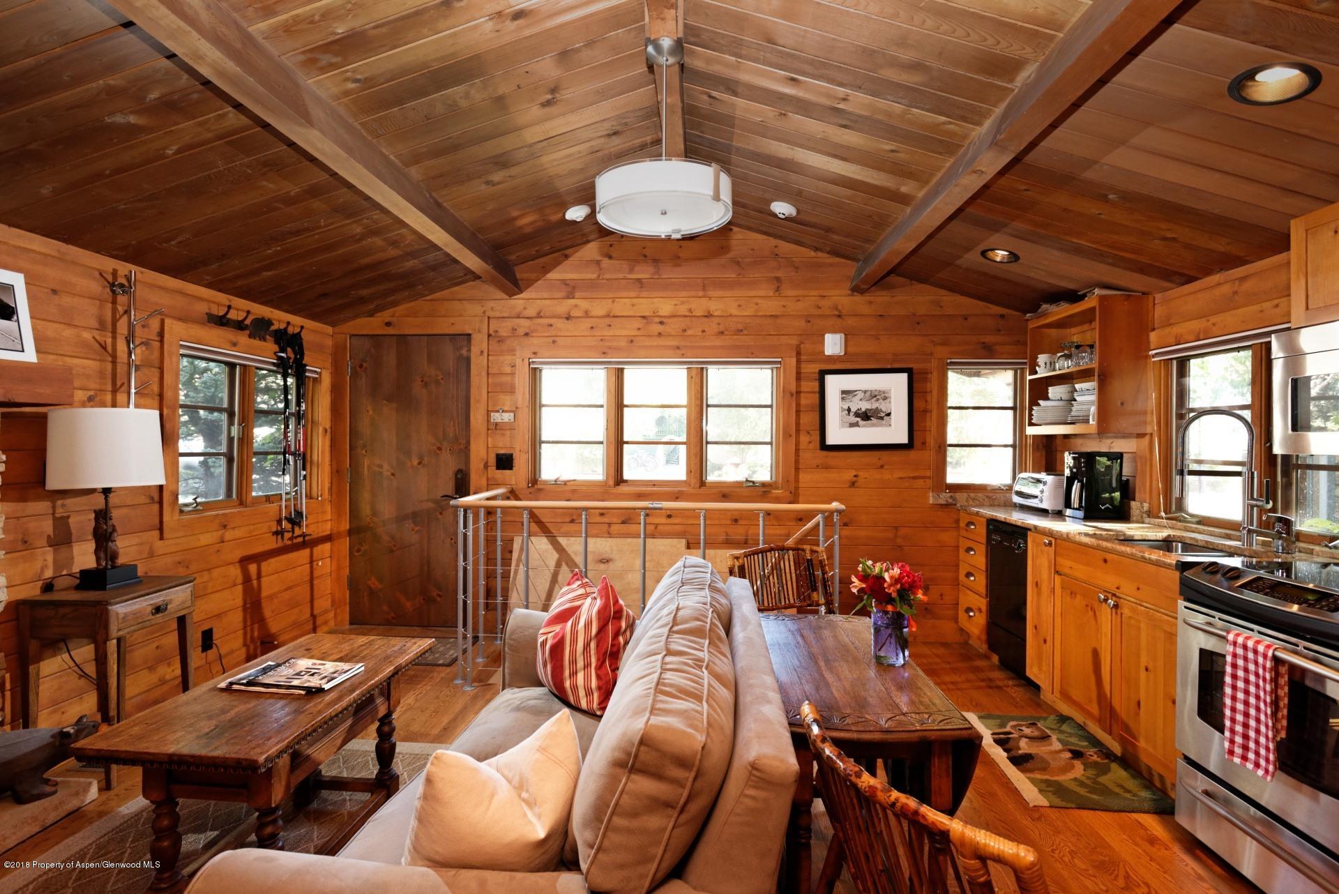 Aspen, Colorado 81611, United States, 1 Bedroom Bedrooms, ,1 BathroomBathrooms,Residential,Active,214500