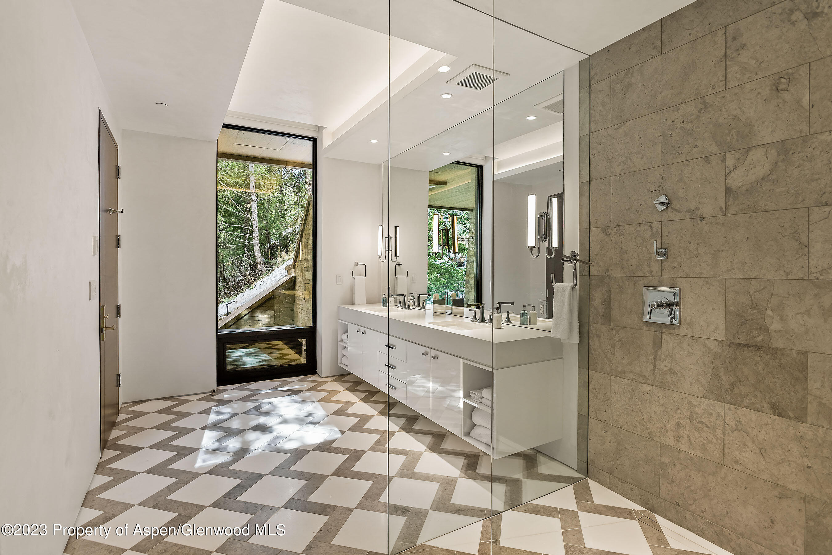 Aspen, Colorado 81611, United States, 6 Bedrooms Bedrooms, ,9 BathroomsBathrooms,Residential,Active,73018