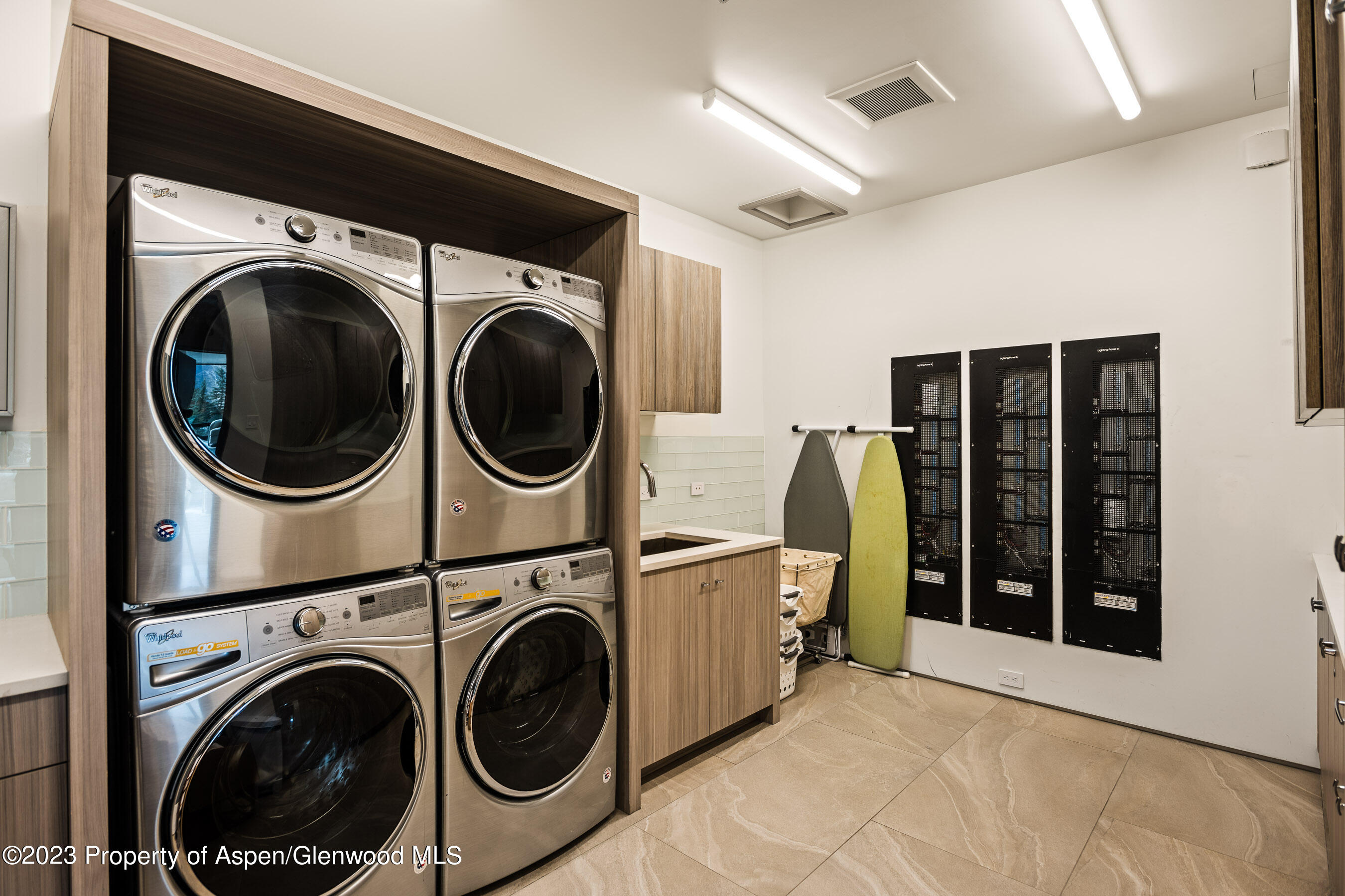 Aspen, Colorado 81611, United States, 6 Bedrooms Bedrooms, ,9 BathroomsBathrooms,Residential,Active,73018