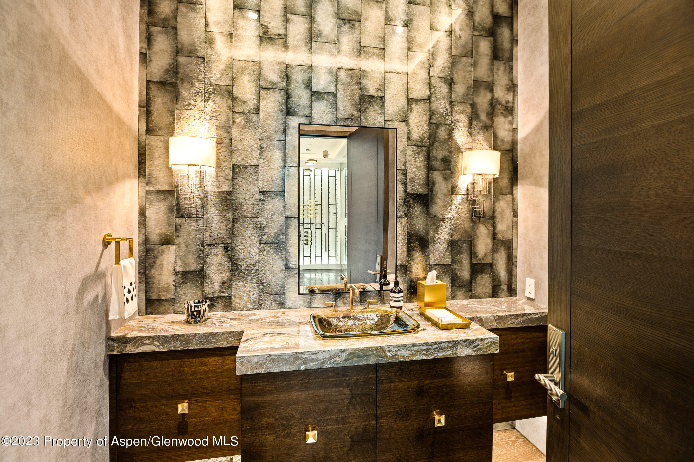 Aspen, Colorado 81611, United States, 6 Bedrooms Bedrooms, ,9 BathroomsBathrooms,Residential,Active,73018