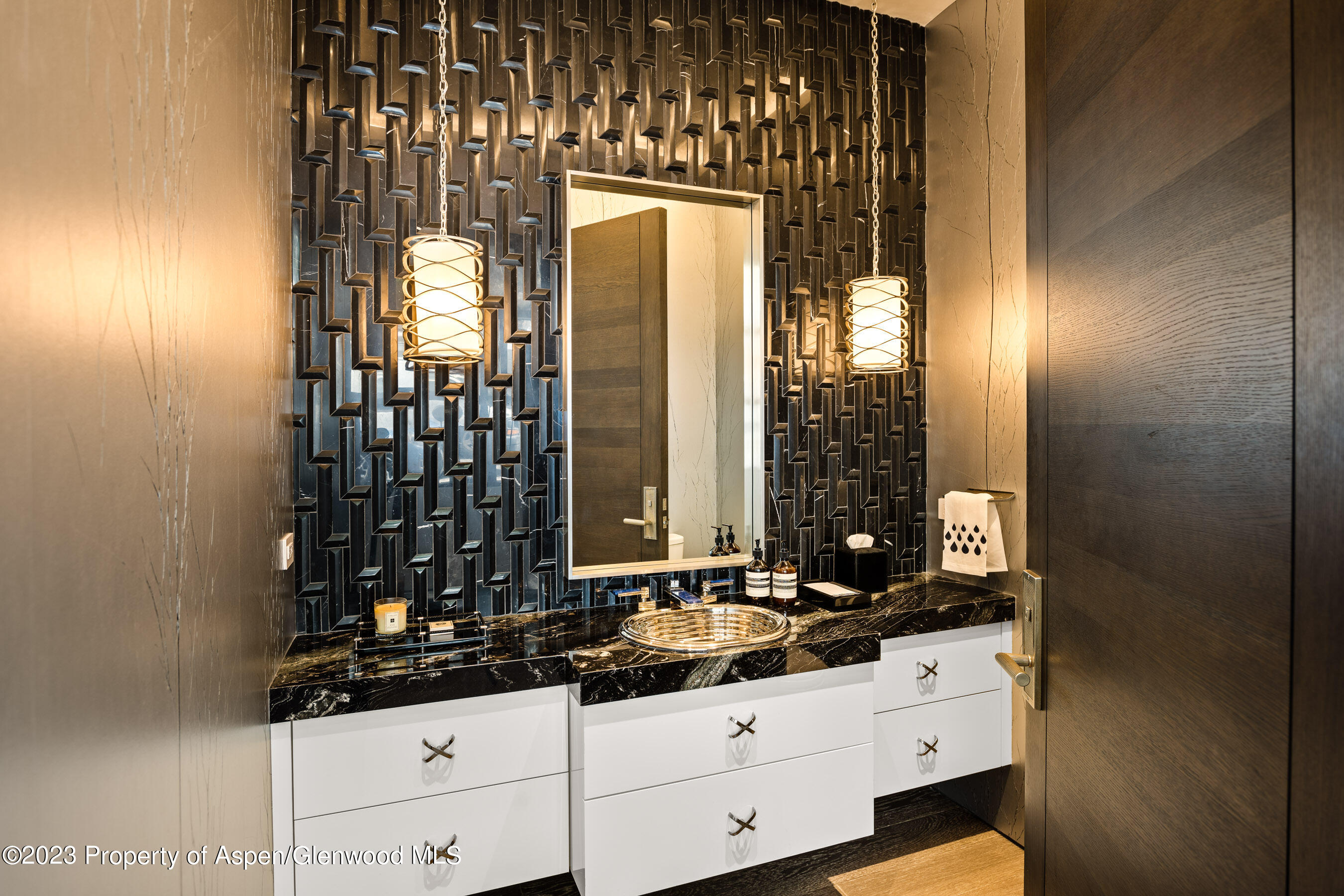 Aspen, Colorado 81611, United States, 6 Bedrooms Bedrooms, ,9 BathroomsBathrooms,Residential,Active,73018