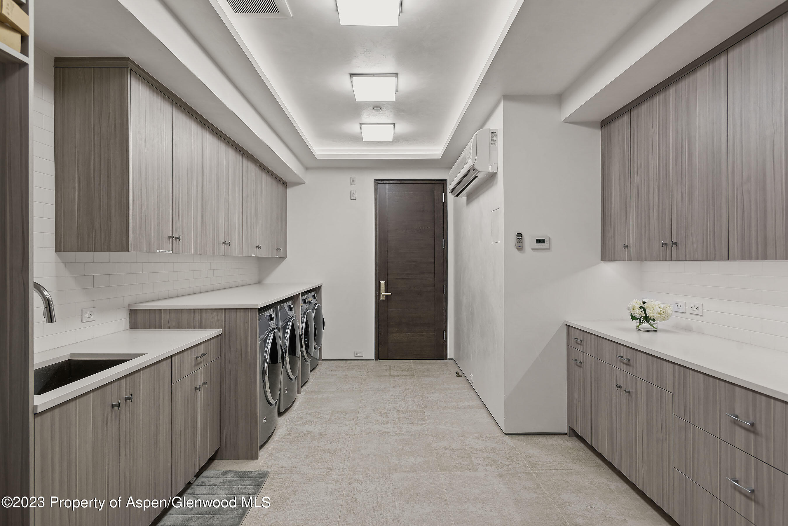 Aspen, Colorado 81611, United States, 6 Bedrooms Bedrooms, ,9 BathroomsBathrooms,Residential,Active,73018