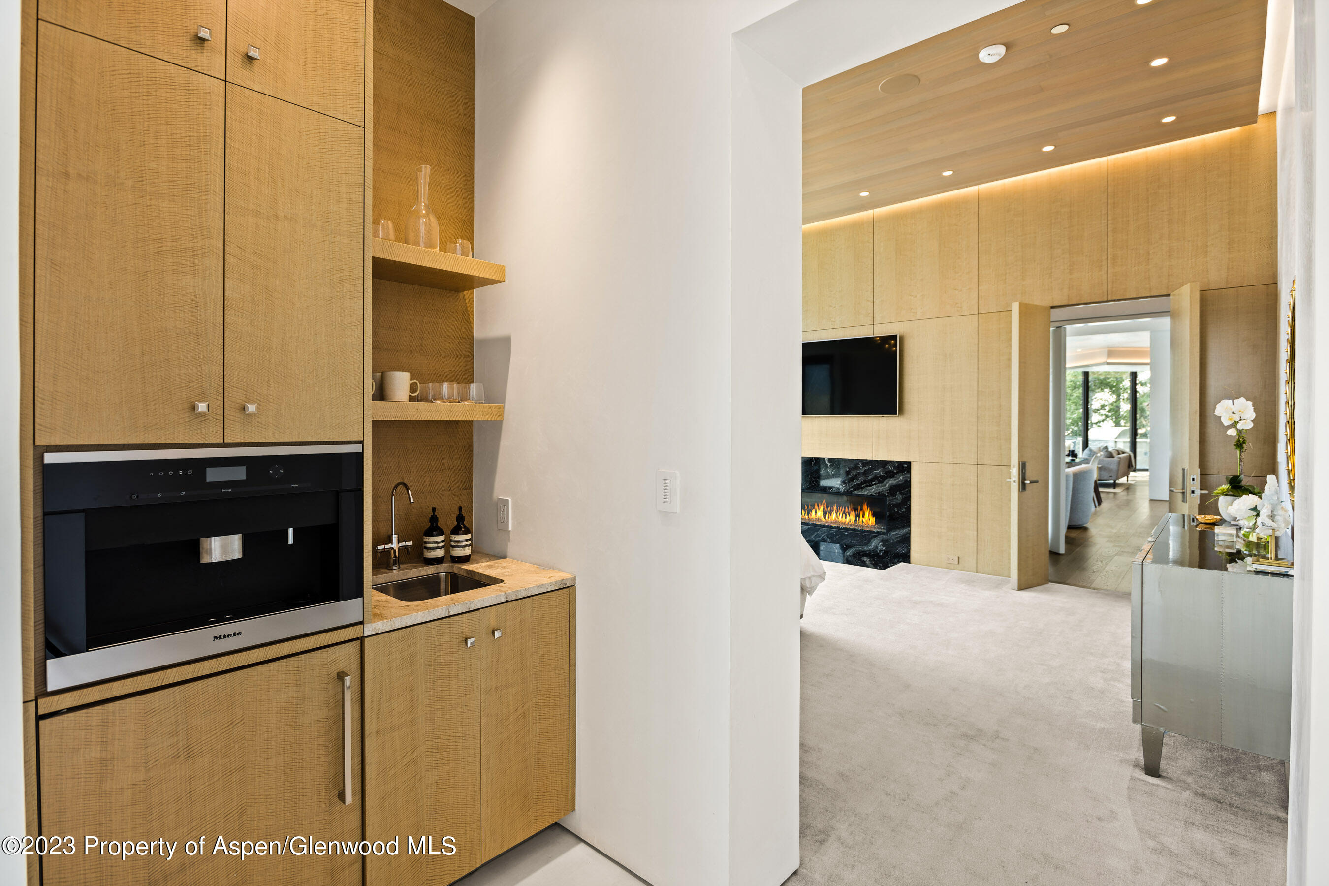 Aspen, Colorado 81611, United States, 6 Bedrooms Bedrooms, ,9 BathroomsBathrooms,Residential,Active,73018