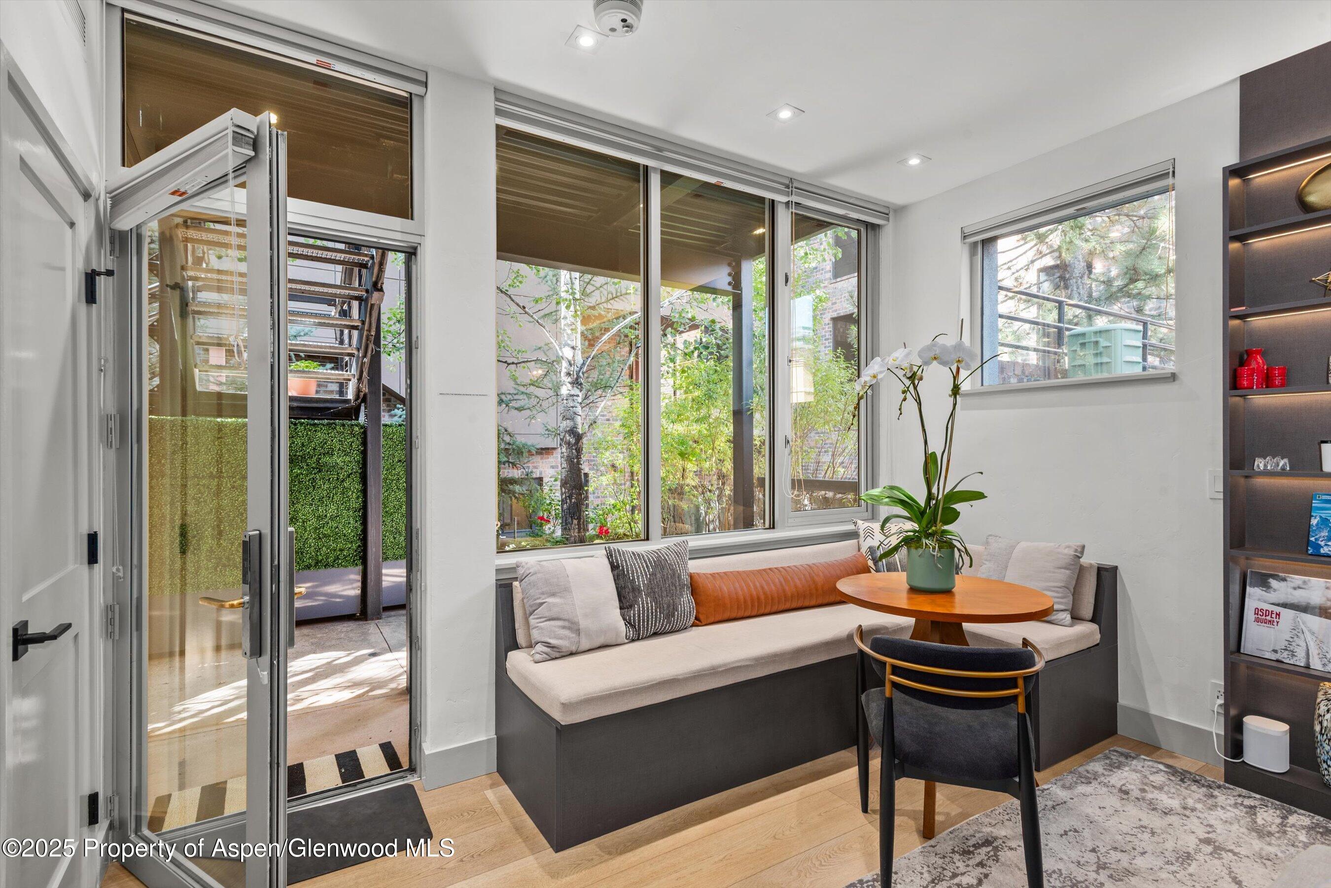 Aspen, Colorado 81611, United States, 1 Bedroom Bedrooms, ,1 BathroomBathrooms,Residential,Active,256212