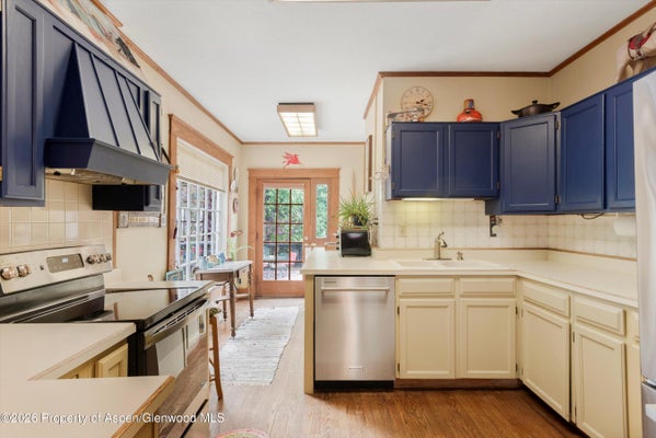 1017 COOPER AVE, GLENWOOD SPRINGS, CO 81601 - Image e462d97fe0b7e0cb607f80da1722a546/2012090913