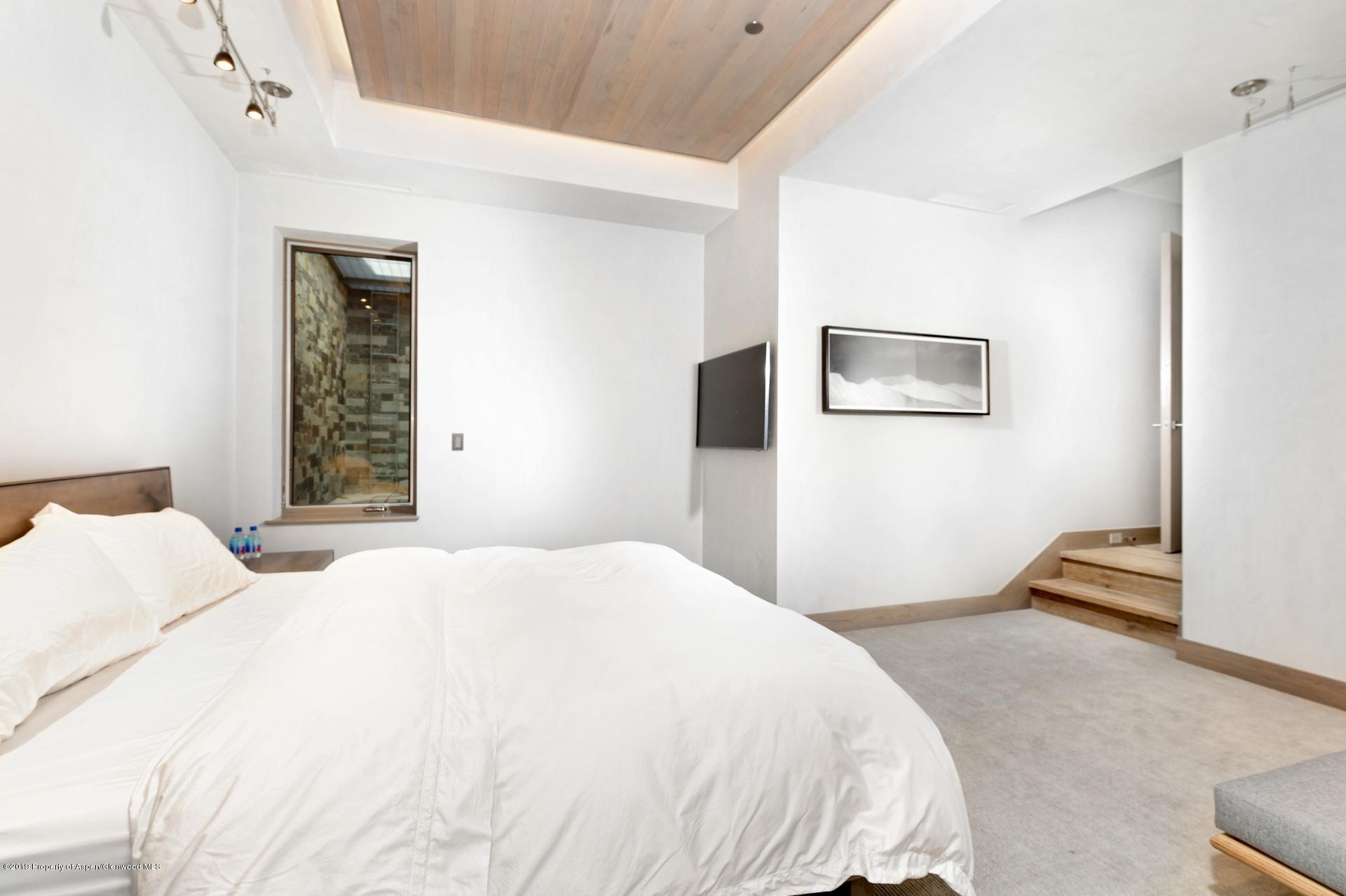 Aspen, Colorado 81611, United States, 3 Bedrooms Bedrooms, ,4 BathroomsBathrooms,Residential,Active,75560