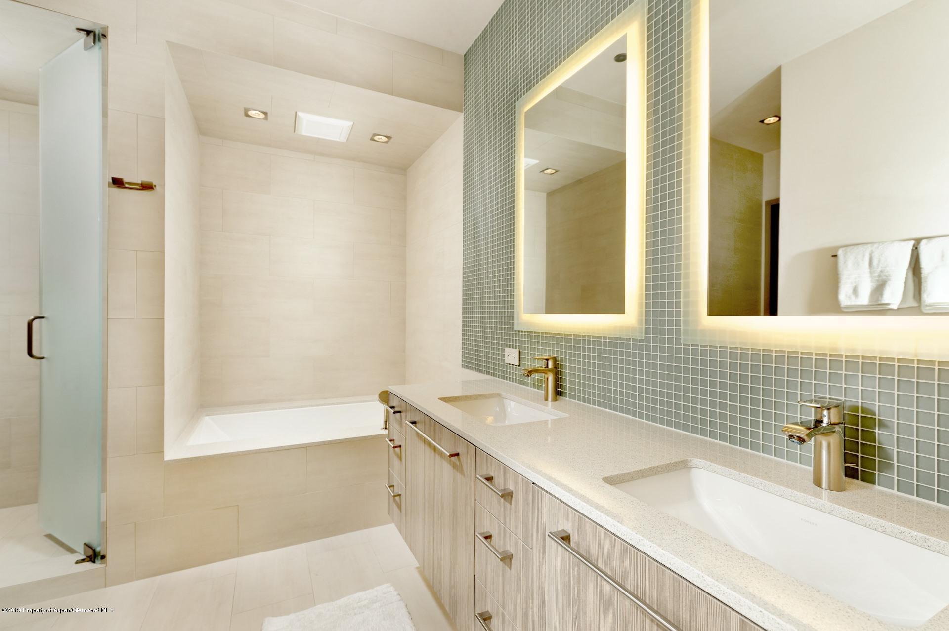 Aspen, Colorado 81611, United States, 3 Bedrooms Bedrooms, ,4 BathroomsBathrooms,Residential,Active,75560