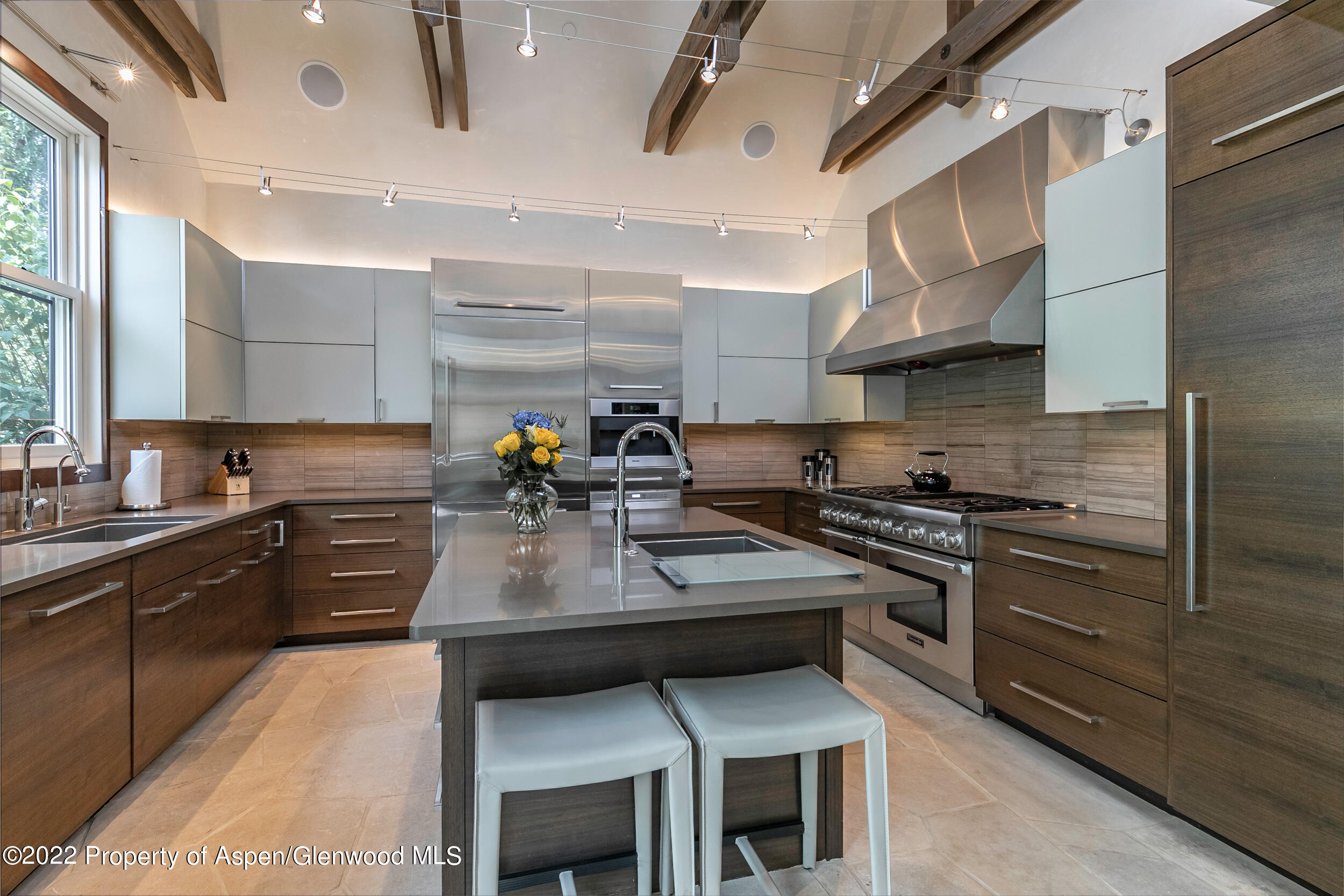 Aspen, Colorado 81611, United States, 3 Bedrooms Bedrooms, ,4 BathroomsBathrooms,Residential,Active,75569