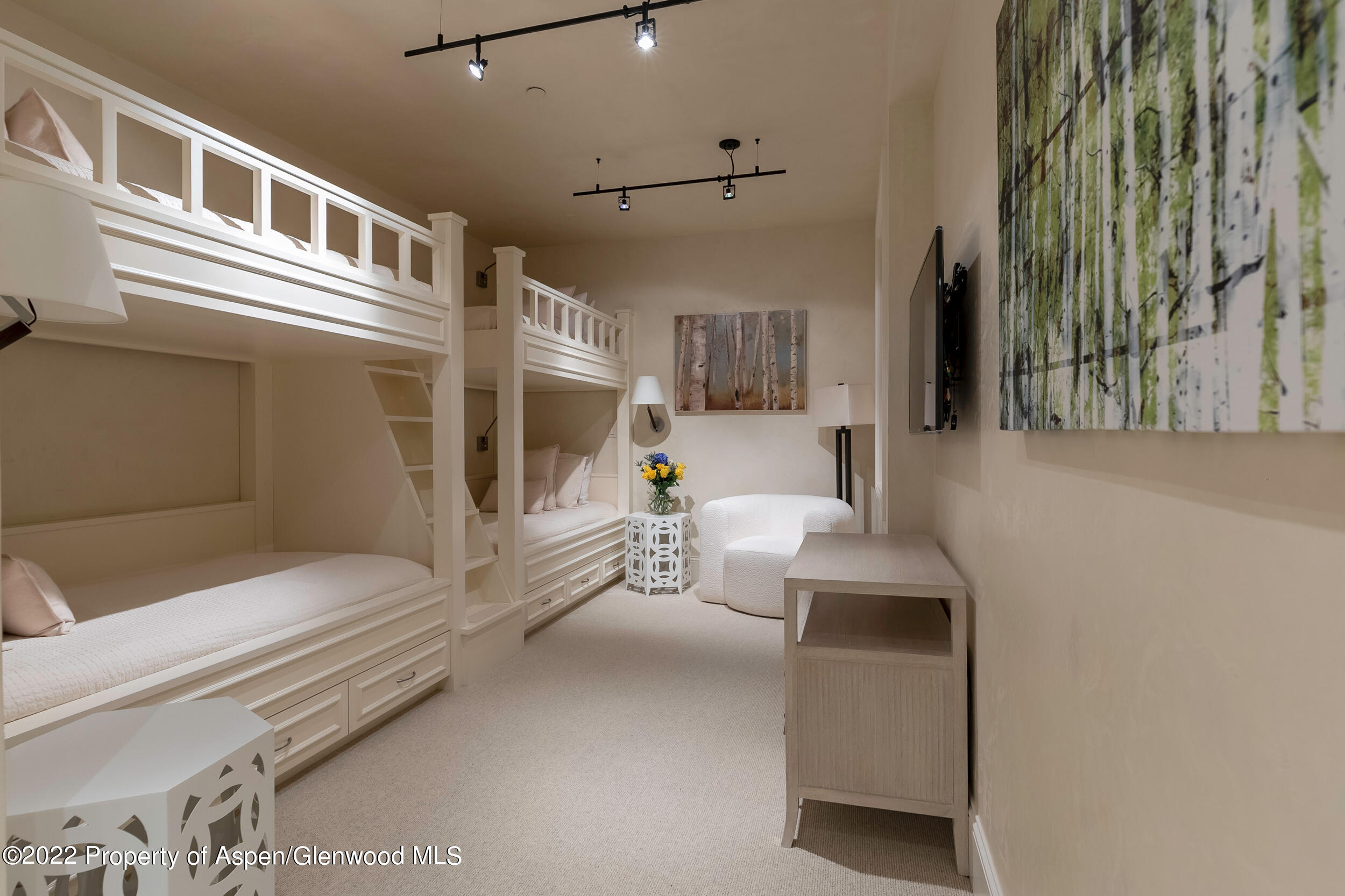 Aspen, Colorado 81611, United States, 3 Bedrooms Bedrooms, ,4 BathroomsBathrooms,Residential,Active,75569