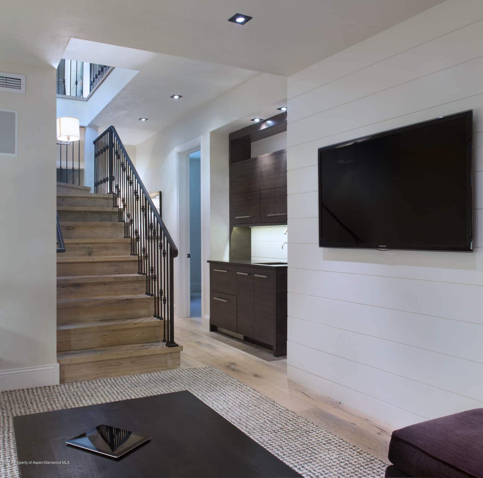 Aspen, Colorado 81611, United States, 3 Bedrooms Bedrooms, ,4 BathroomsBathrooms,Residential,Active,75569