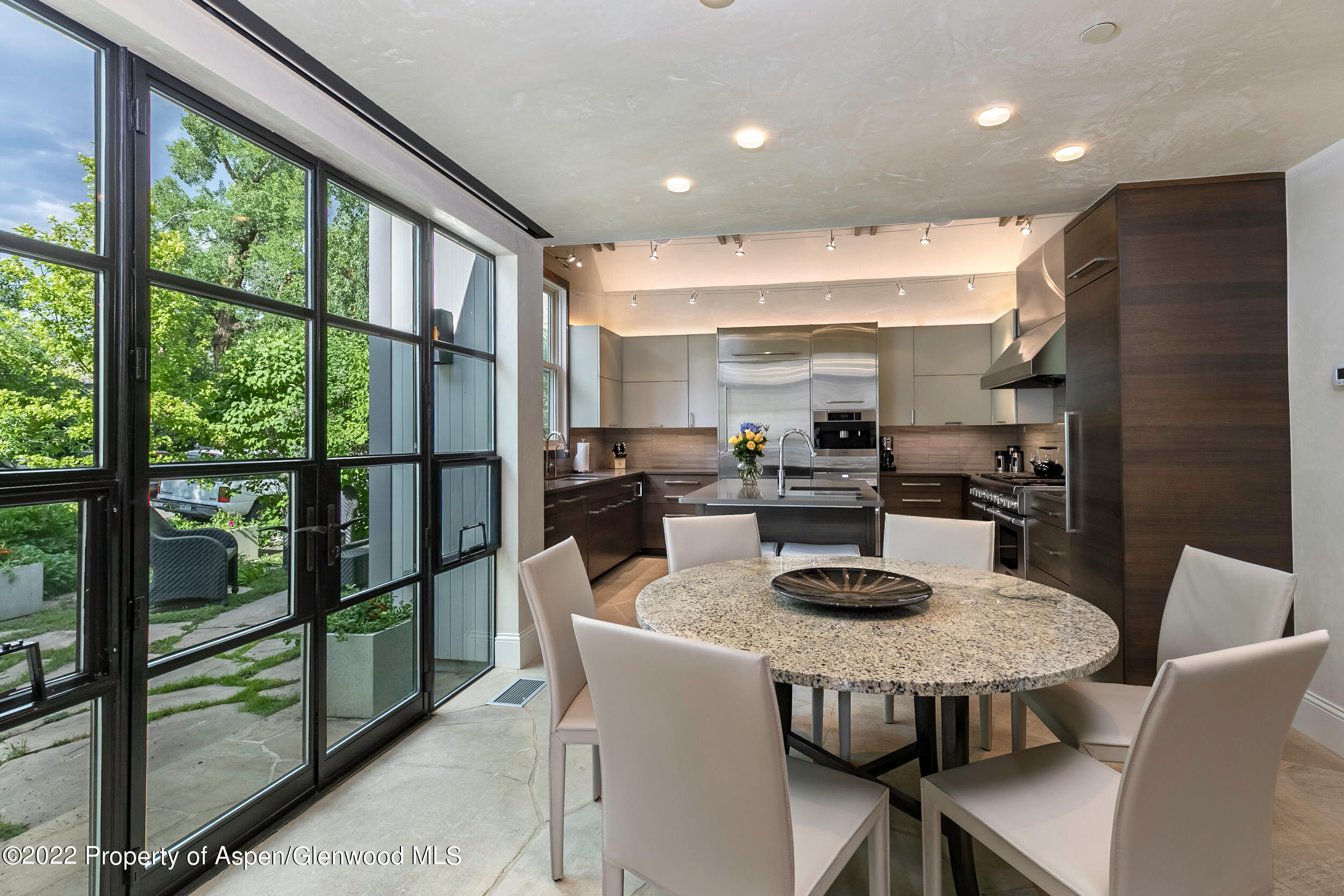 Aspen, Colorado 81611, United States, 3 Bedrooms Bedrooms, ,4 BathroomsBathrooms,Residential,Active,75569