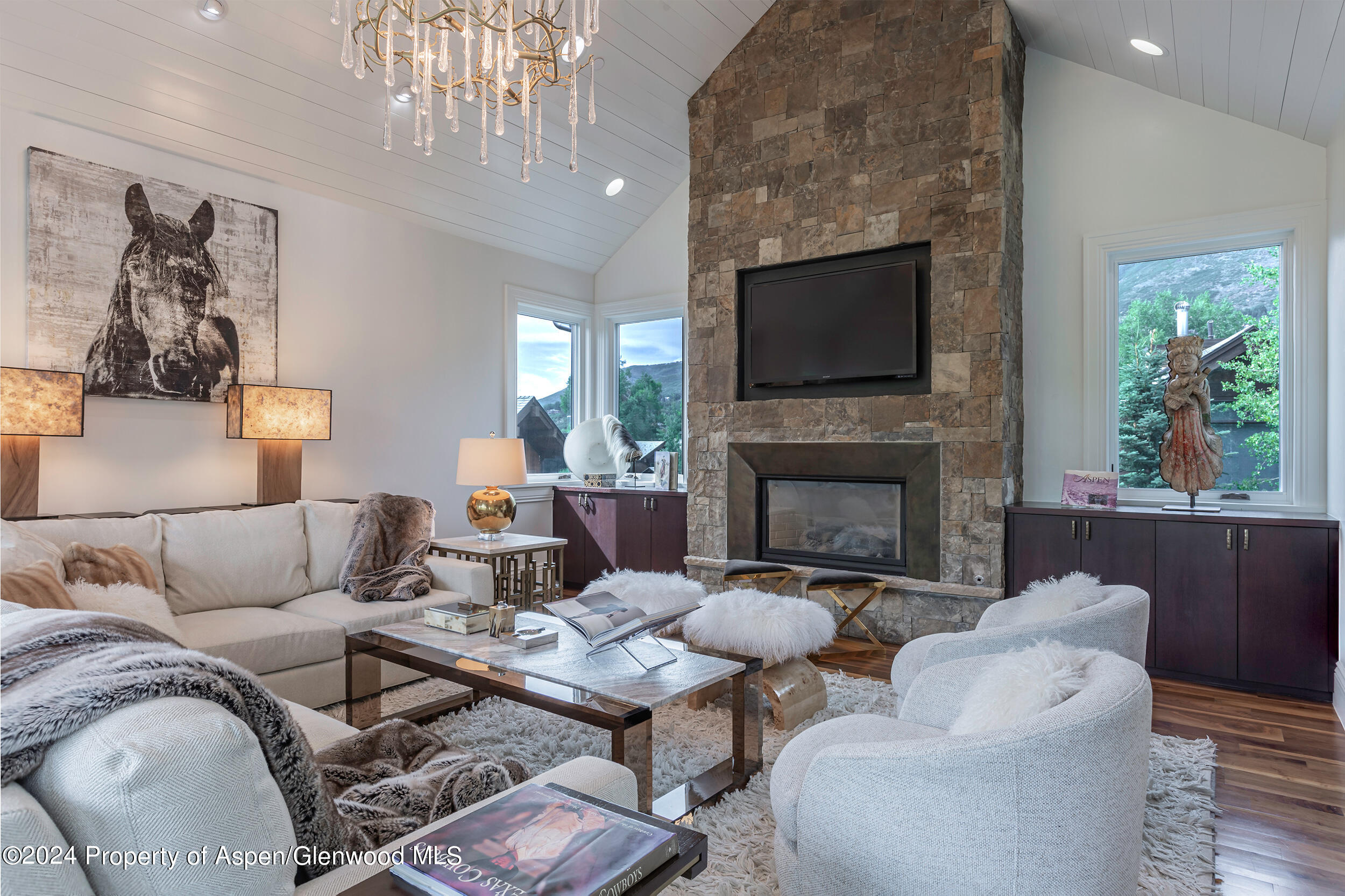 Aspen, Colorado 81611, United States, 4 Bedrooms Bedrooms, ,5 BathroomsBathrooms,Residential,Active,61059