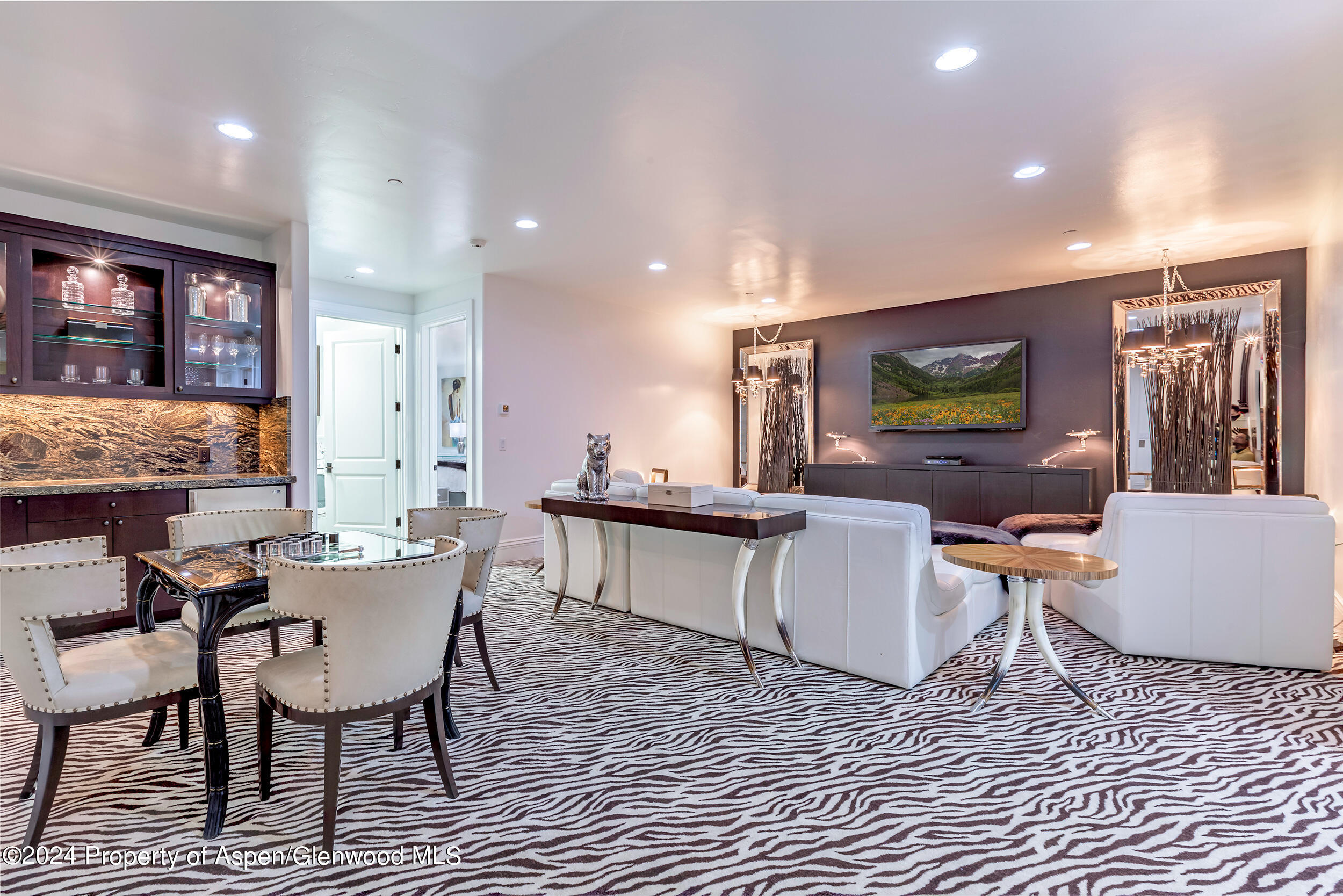 Aspen, Colorado 81611, United States, 4 Bedrooms Bedrooms, ,5 BathroomsBathrooms,Residential,Active,61059