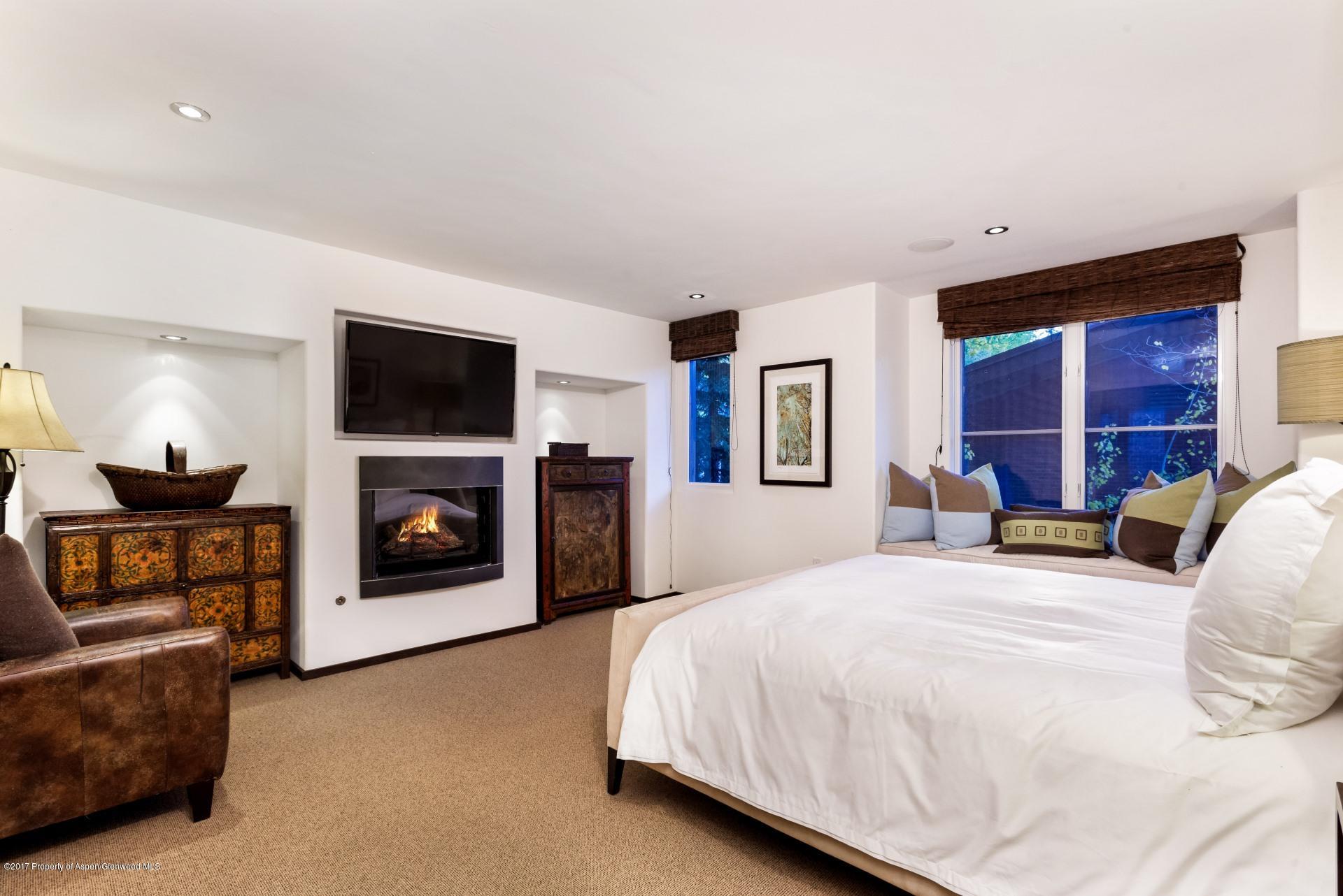 Aspen, Colorado 81611, United States, 3 Bedrooms Bedrooms, ,4 BathroomsBathrooms,Residential,Active,75567