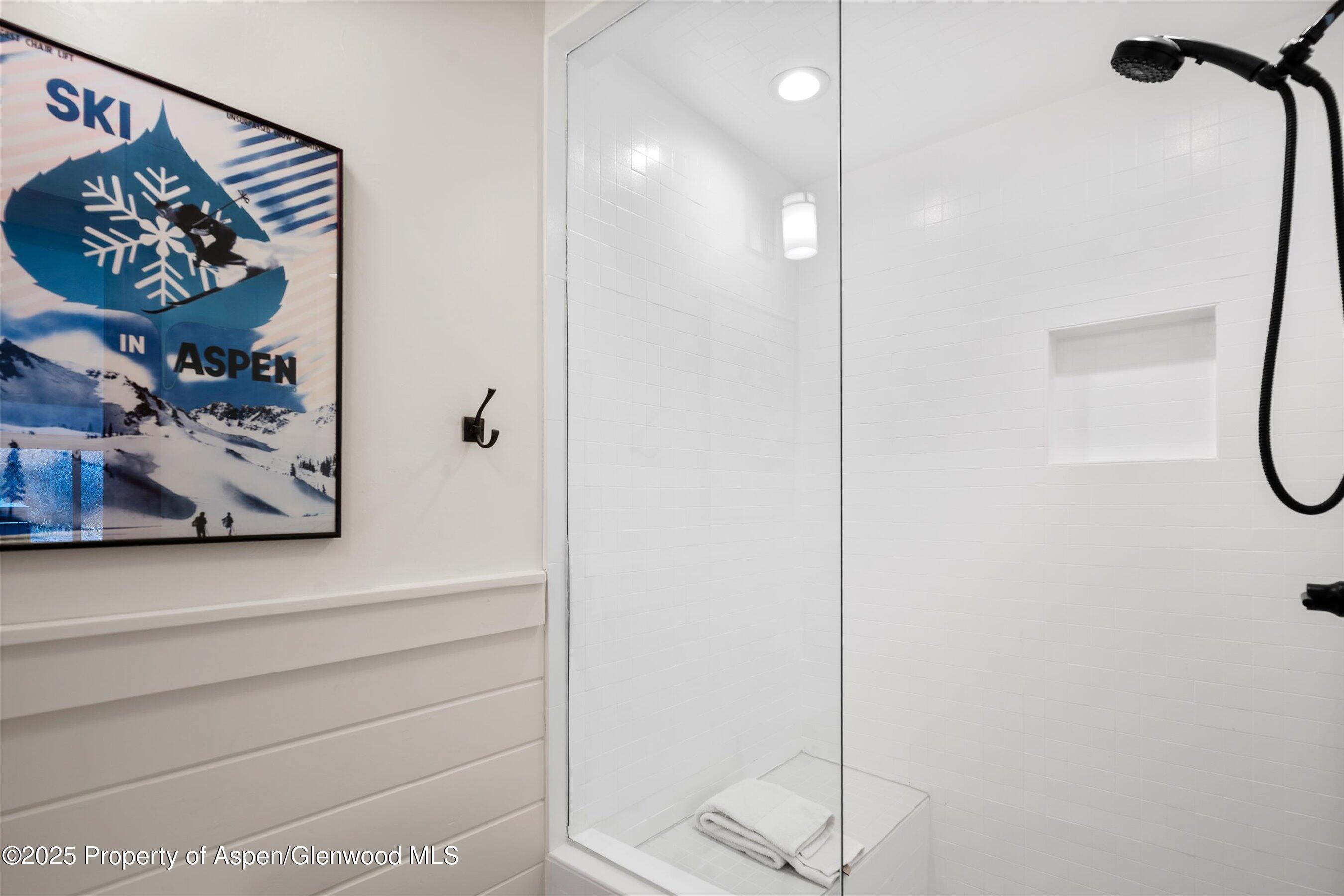 Snowmass, Colorado 81654, United States, 4 Bedrooms Bedrooms, ,4 BathroomsBathrooms,Residential,Active,226355