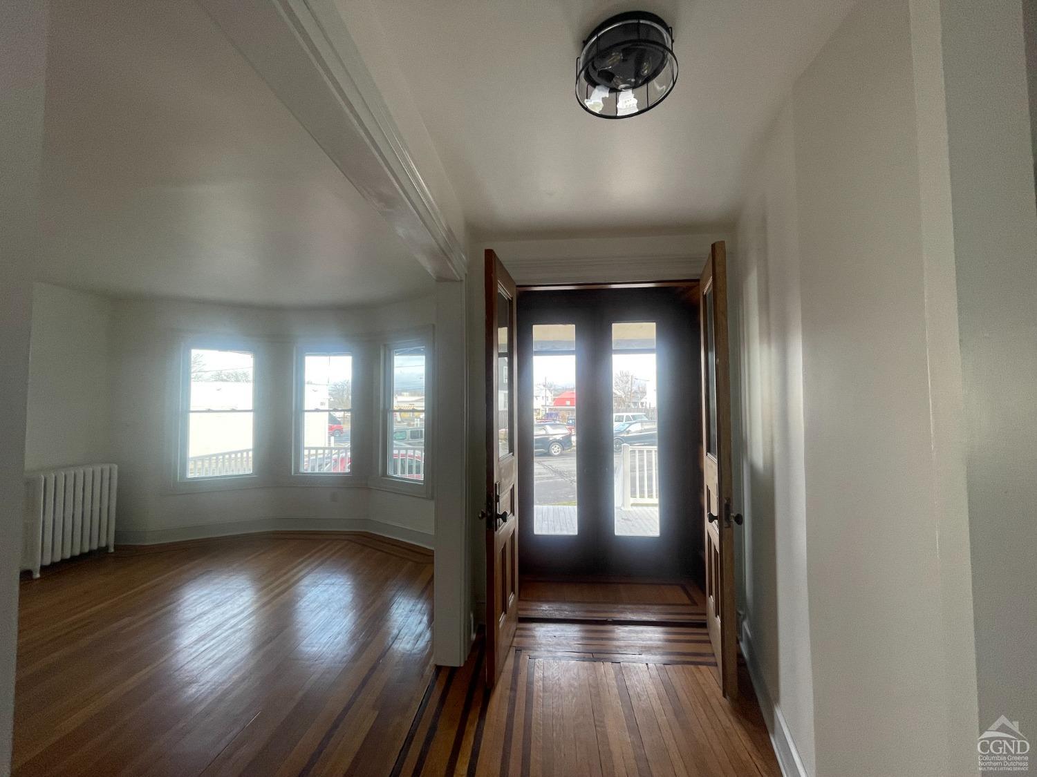 Rental Property at 8171 Columbia Street, Hudson, New York - Bedrooms: 2 
Bathrooms: 1 
Rooms: 6  - $2,900 MO.