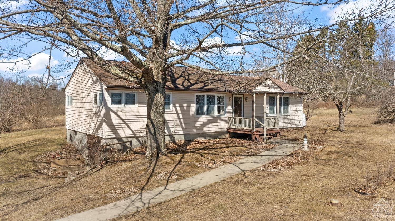 401 S Bushnell Road, Chatham, New York image 2
