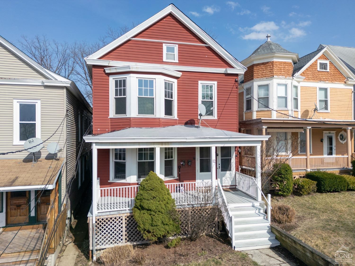 12 Mckinstry Place, Hudson, New York - 6 Bedrooms  
2 Bathrooms - 