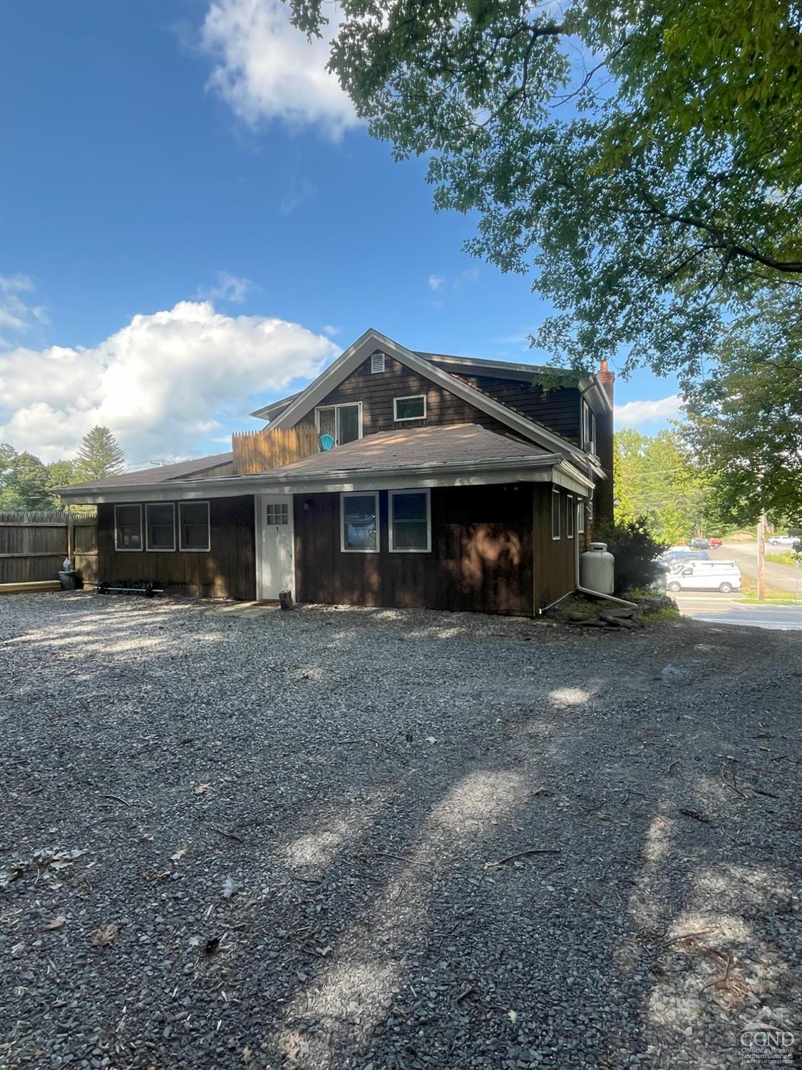 353 Main Street, Cairo, New York - 2 Bedrooms  
1 Bathrooms  
5 Rooms - 