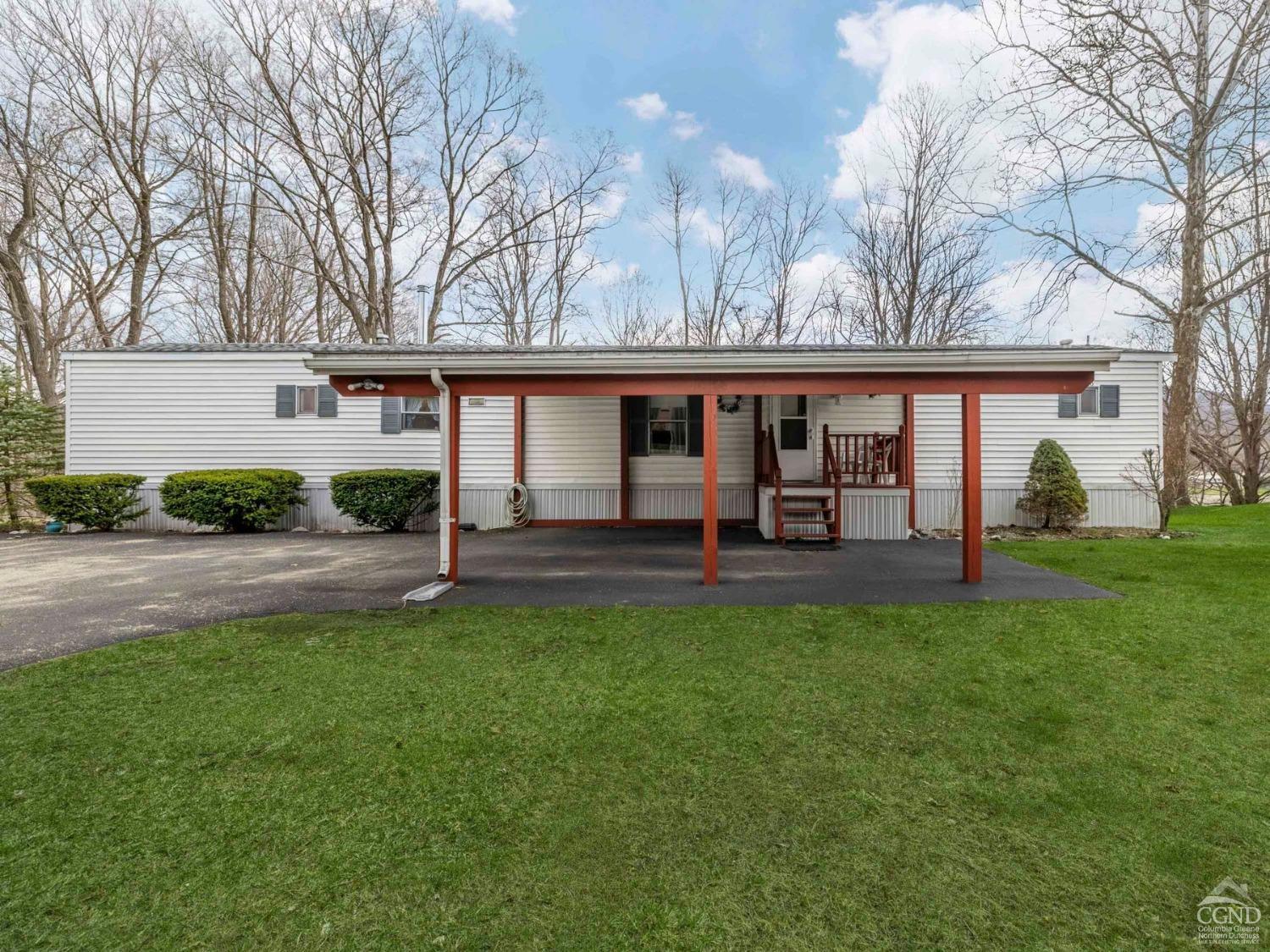 7926 State Route 22, Copake, New York - 3 Bedrooms  
2 Bathrooms  
8 Rooms - 
