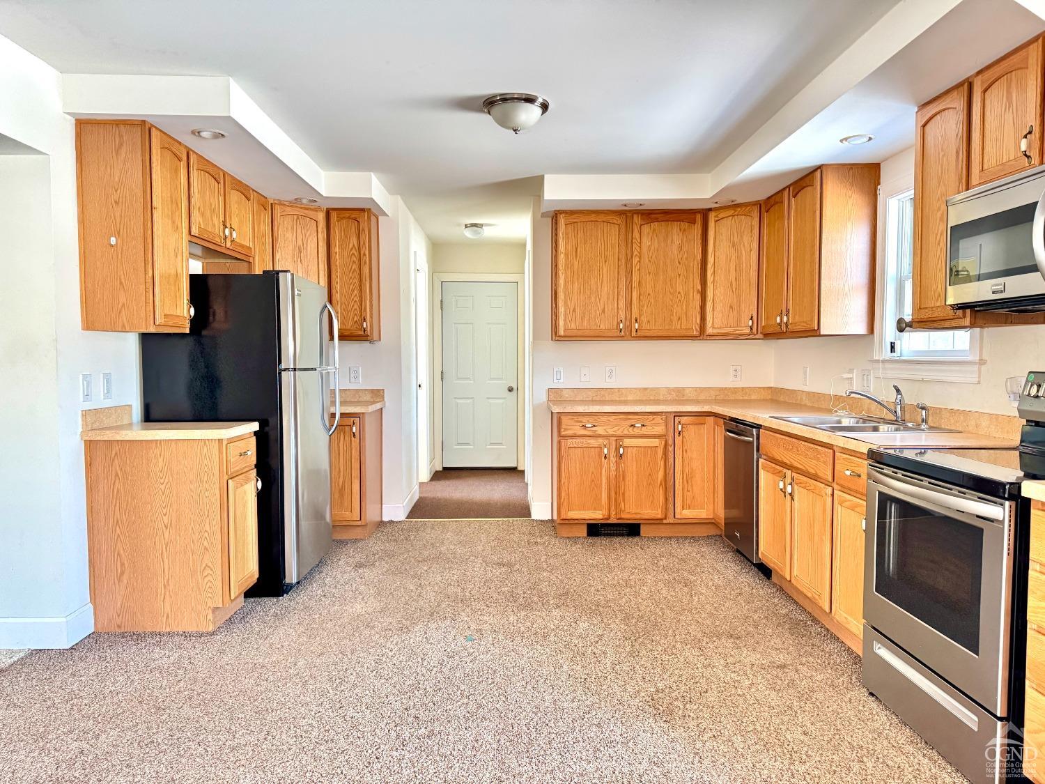16 Murphy Drive, Athens, New York image 6