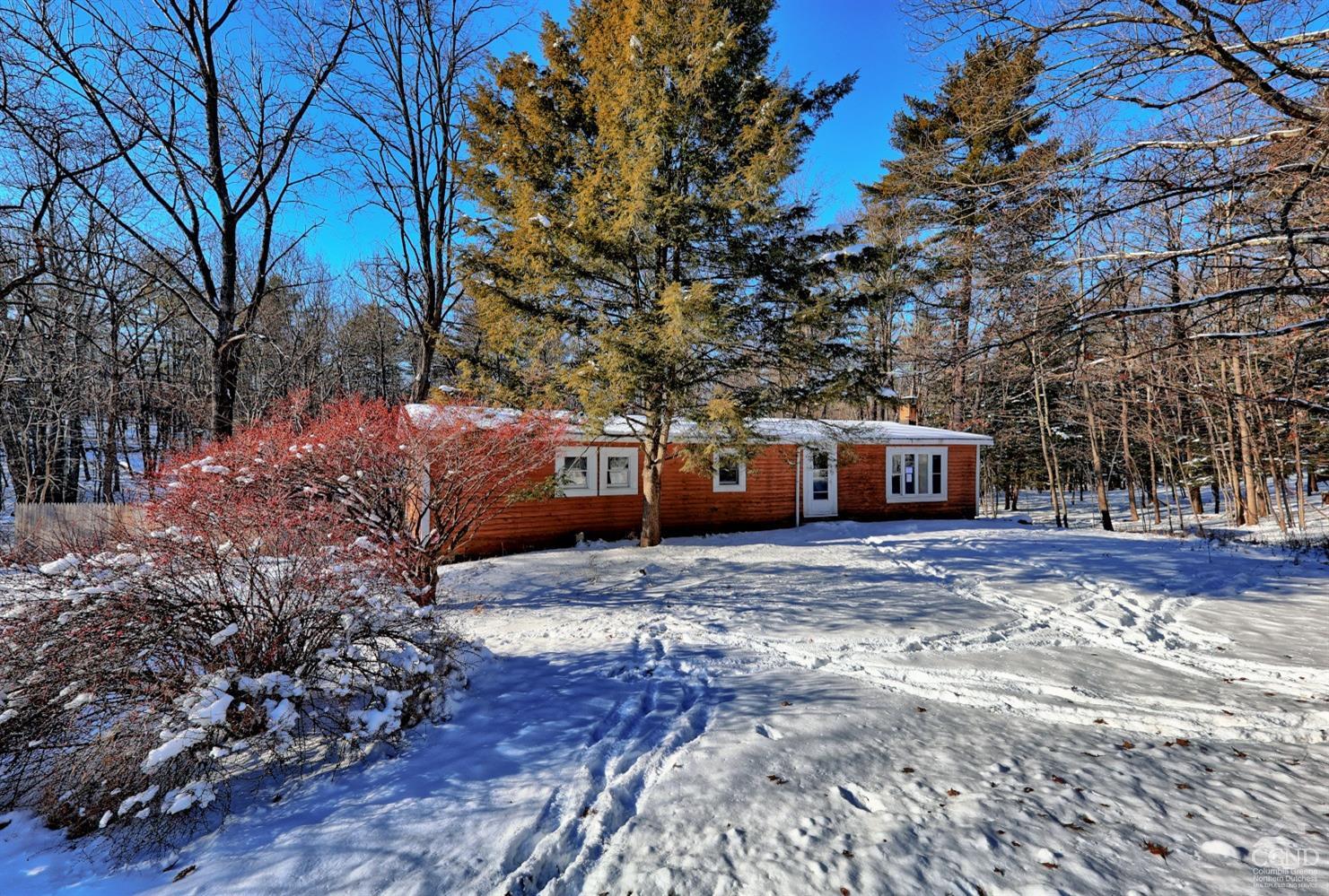 221 S Jarvis Road, Coeymans, New York image 2