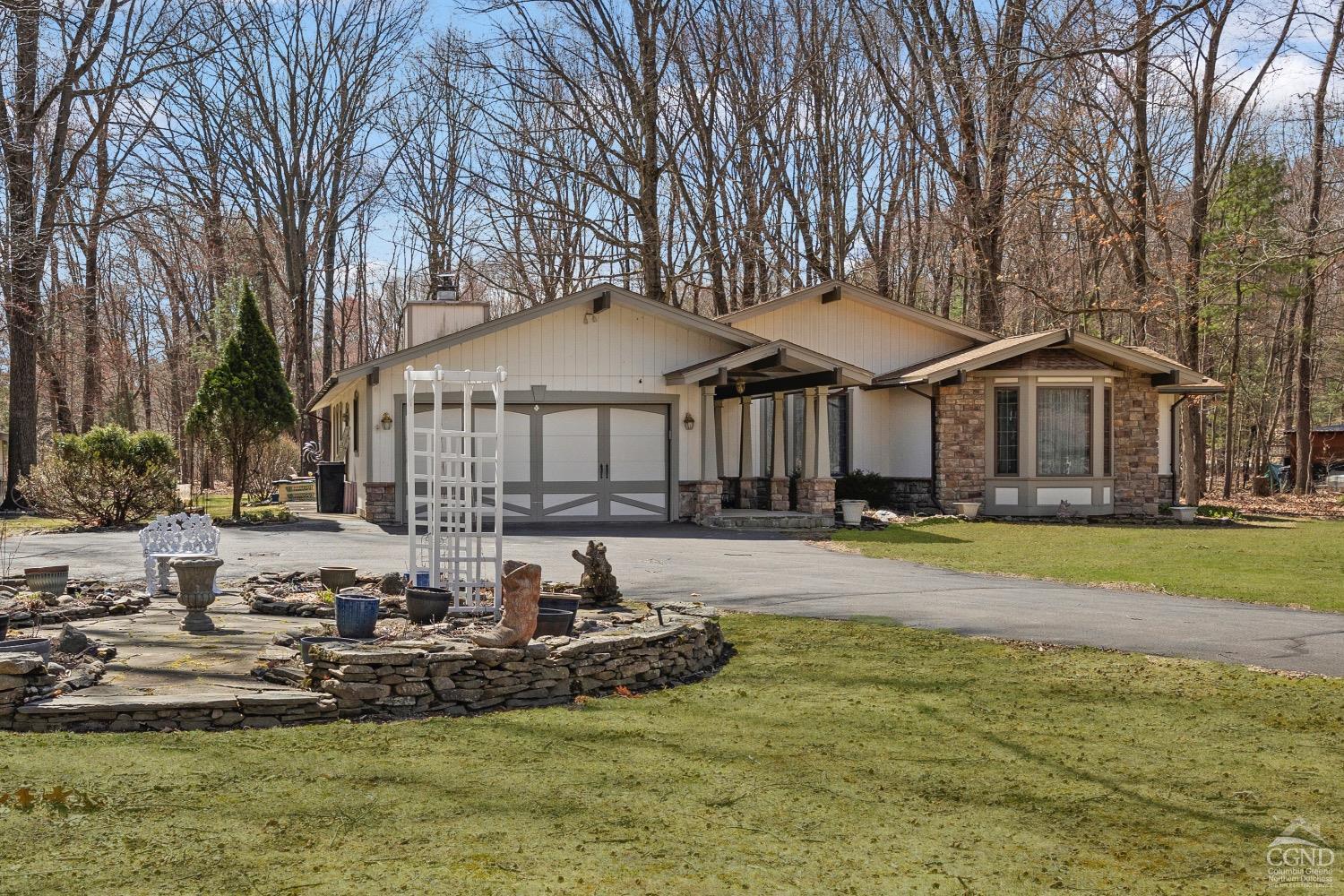 13 Knollwood Dr, Valatie, New York image 1