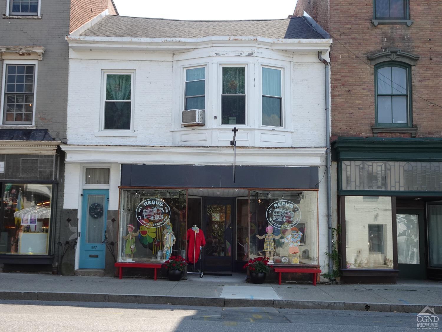 Rental Property at 337 Warren Street St, Hudson, New York - Bedrooms: 3 
Bathrooms: 1.5 
Rooms: 7  - $2,700 MO.