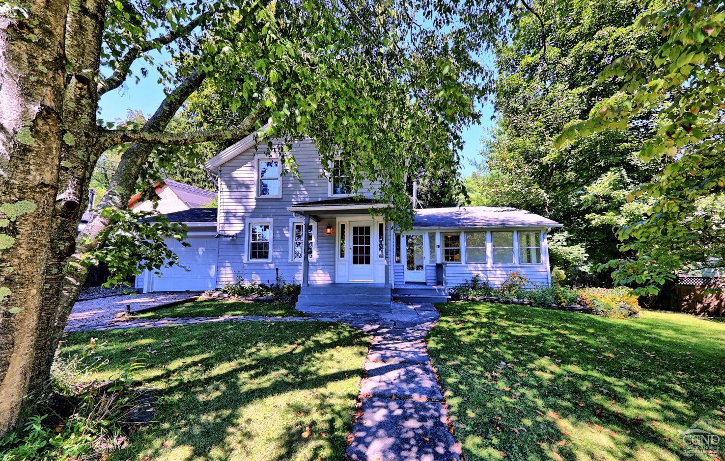 21 Irondale Road, Northeast, New York - 3 Bedrooms  
2.5 Bathrooms  
9 Rooms - 