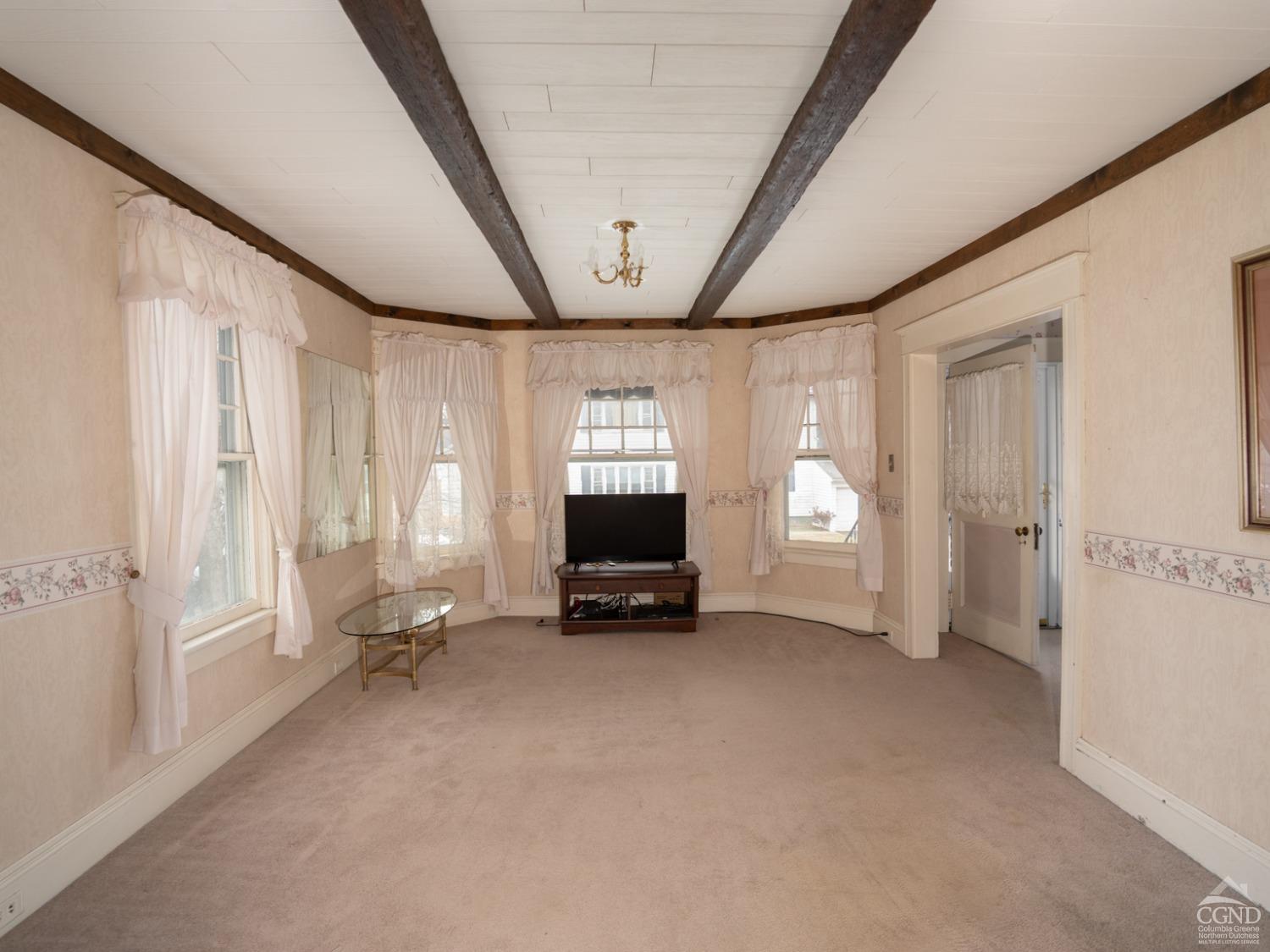 16 Oakwood Boulevard, Hudson, New York image 4