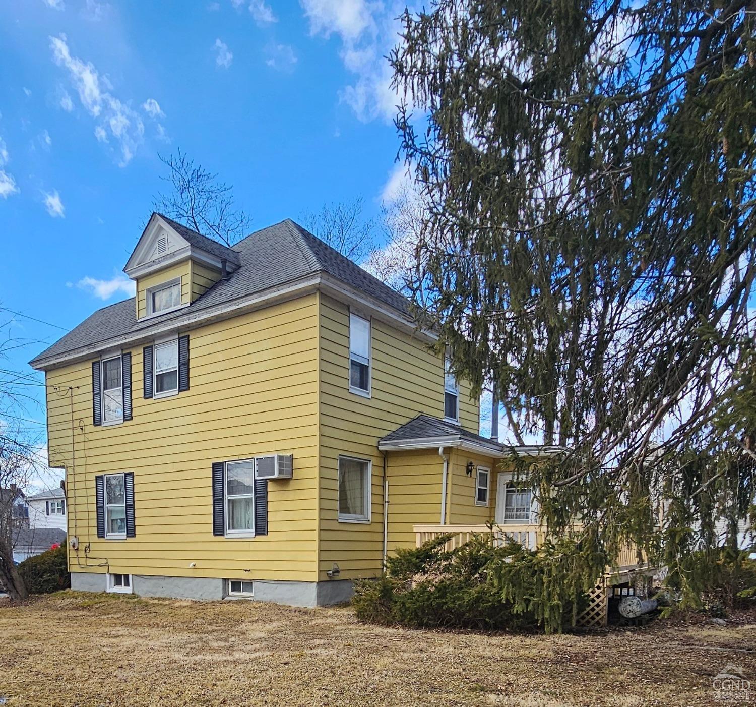 16 Oakwood Boulevard, Hudson, New York image 2