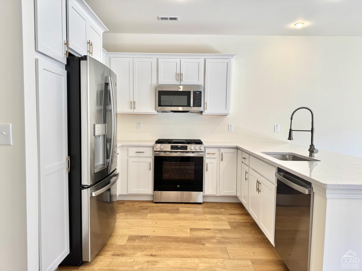34 Marina Drive, Catskill, New York image 4