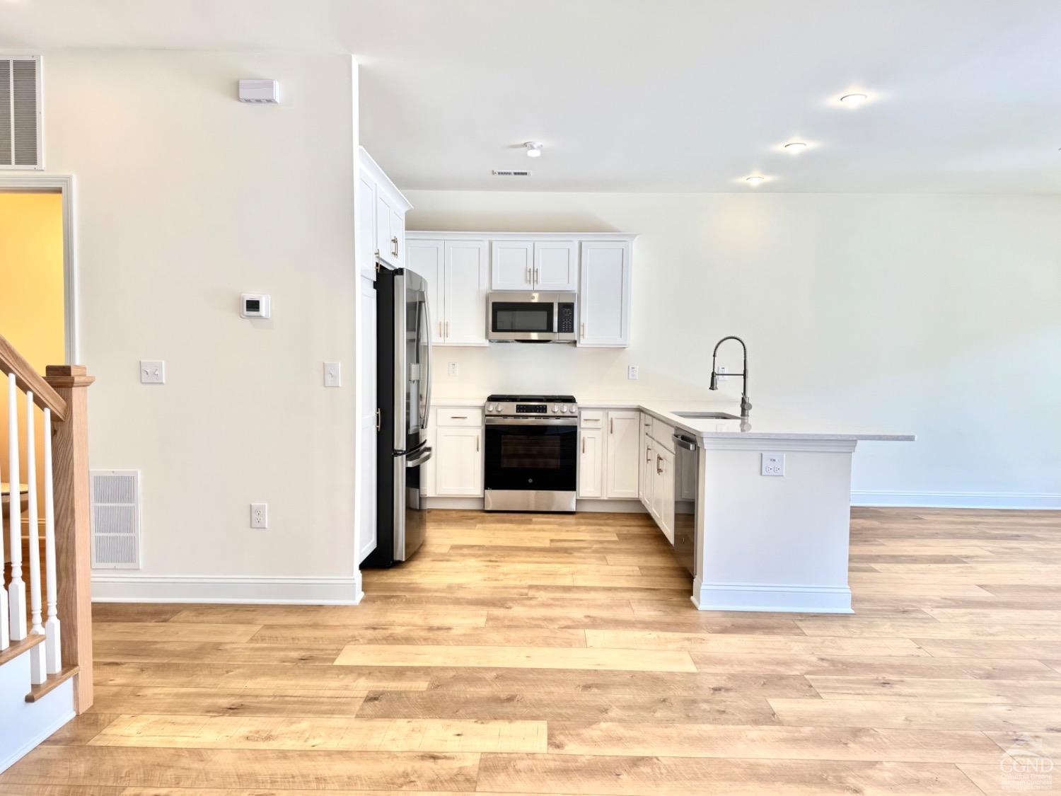 34 Marina Drive, Catskill, New York image 3