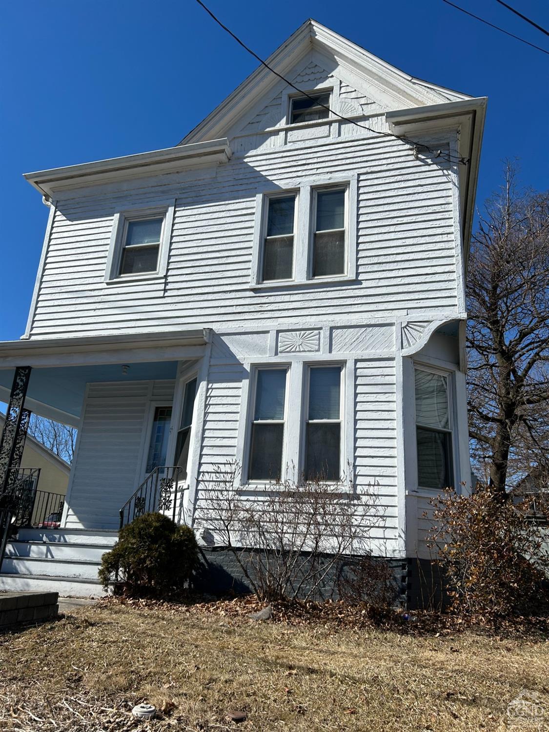 Rental Property at 95 Maple Avenue, Catskill, New York - Bedrooms: 3 
Bathrooms: 1 
Rooms: 7  - $2,400 MO.