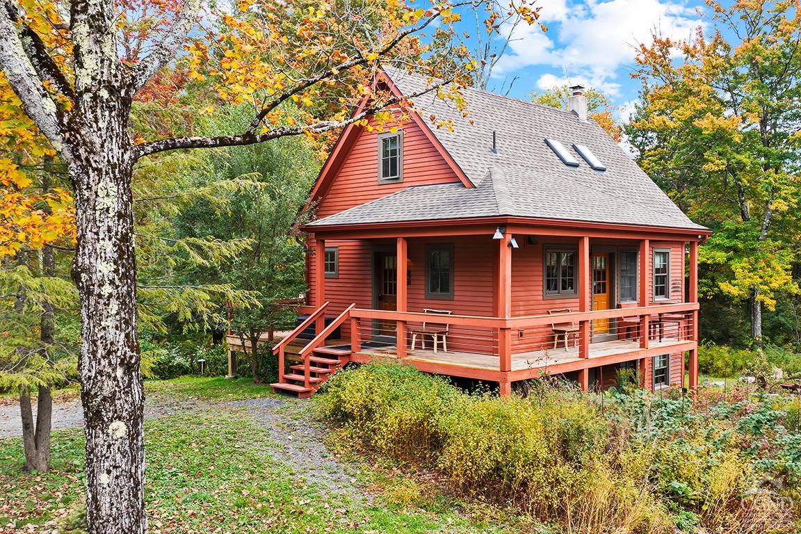 214 Fog Hill Road, Austerlitz, New York - 2 Bedrooms  
2 Bathrooms  
7 Rooms - 