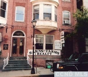 Rental Property at 518 Warren St, Hudson, New York - Bedrooms: 1 
Bathrooms: 1 
Rooms: 4  - $1,495 MO.