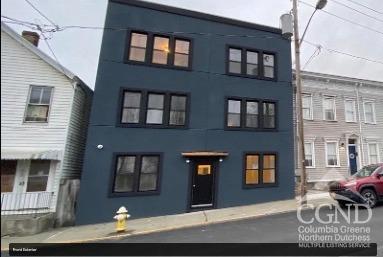 Rental Property at 514 State Street, Hudson, New York - Bedrooms: 3 
Bathrooms: 1 
Rooms: 6  - $2,450 MO.