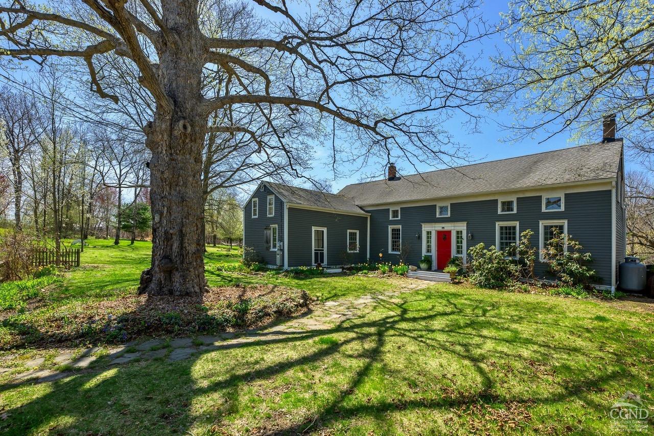284 Gahbauer Road, Hudson, New York - 3 Bedrooms  
2 Bathrooms  
9 Rooms - 