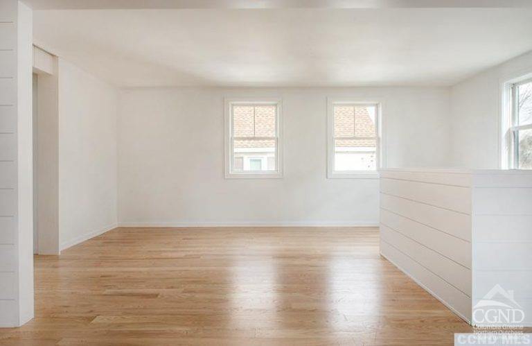 2512 Columbia Turnpike, Hudson, New York - 2 Bedrooms  
1 Bathrooms  
8 Rooms - 