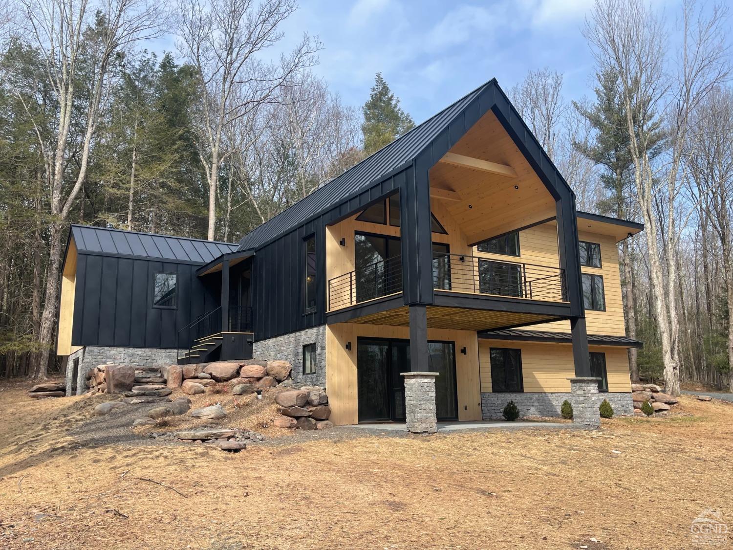 31 Windham Farms Road, Windham, New York - 4 Bedrooms  
5 Bathrooms  
12 Rooms - 