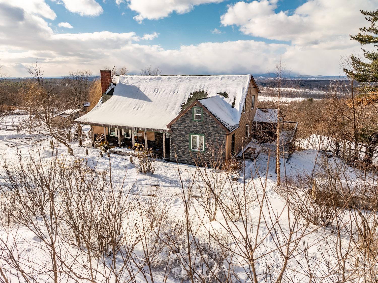 84 Swiss Farm Road, Hudson, New York - 7 Bedrooms  
4 Bathrooms  
14 Rooms - 