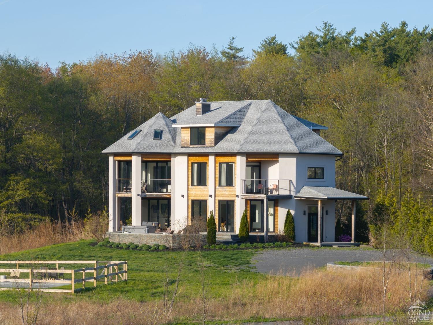 Property for Sale at 28 Ny 32A, Saugerties, New York - Bedrooms: 3 
Bathrooms: 5 
Rooms: 11  - $1,895,000