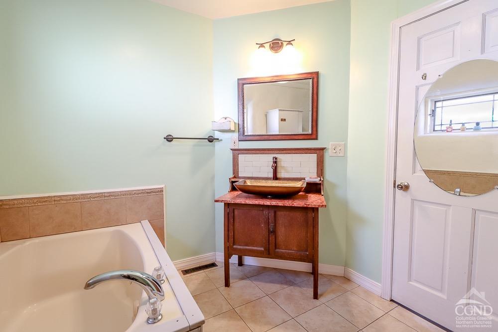 7 Spring Hill Lane, Ghent, New York image 21